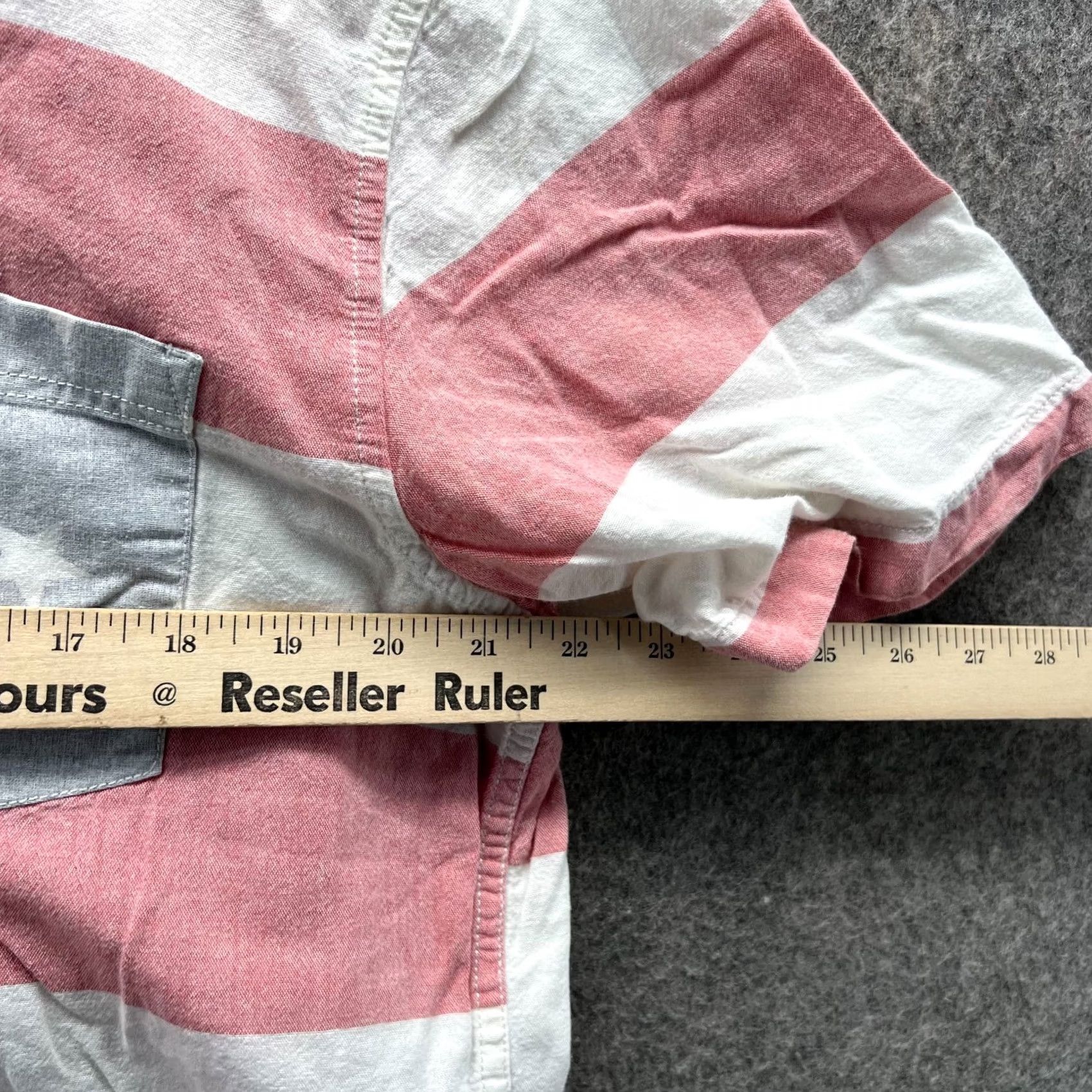 Quiksilver VINTAGE Quiksilver Shirt Men L Pink Blue Striped Button Down Short Sleeve Pocket VTG Size US L / EU 52-54 / 3 - 5 Thumbnail