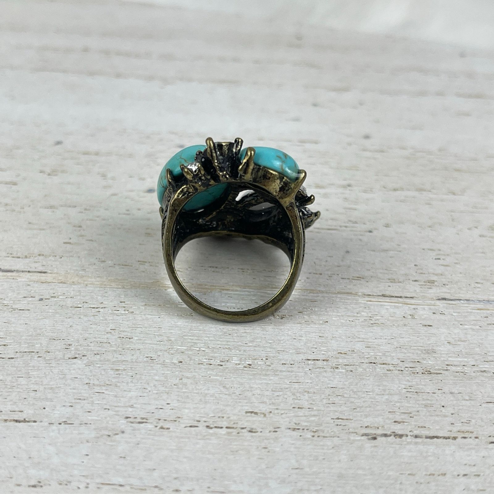 Urban Outfitters VTG Y2K Urban Outfitters Turquoise Howlite Ring Gold 6-6.5 Size ONE SIZE - 13 Thumbnail