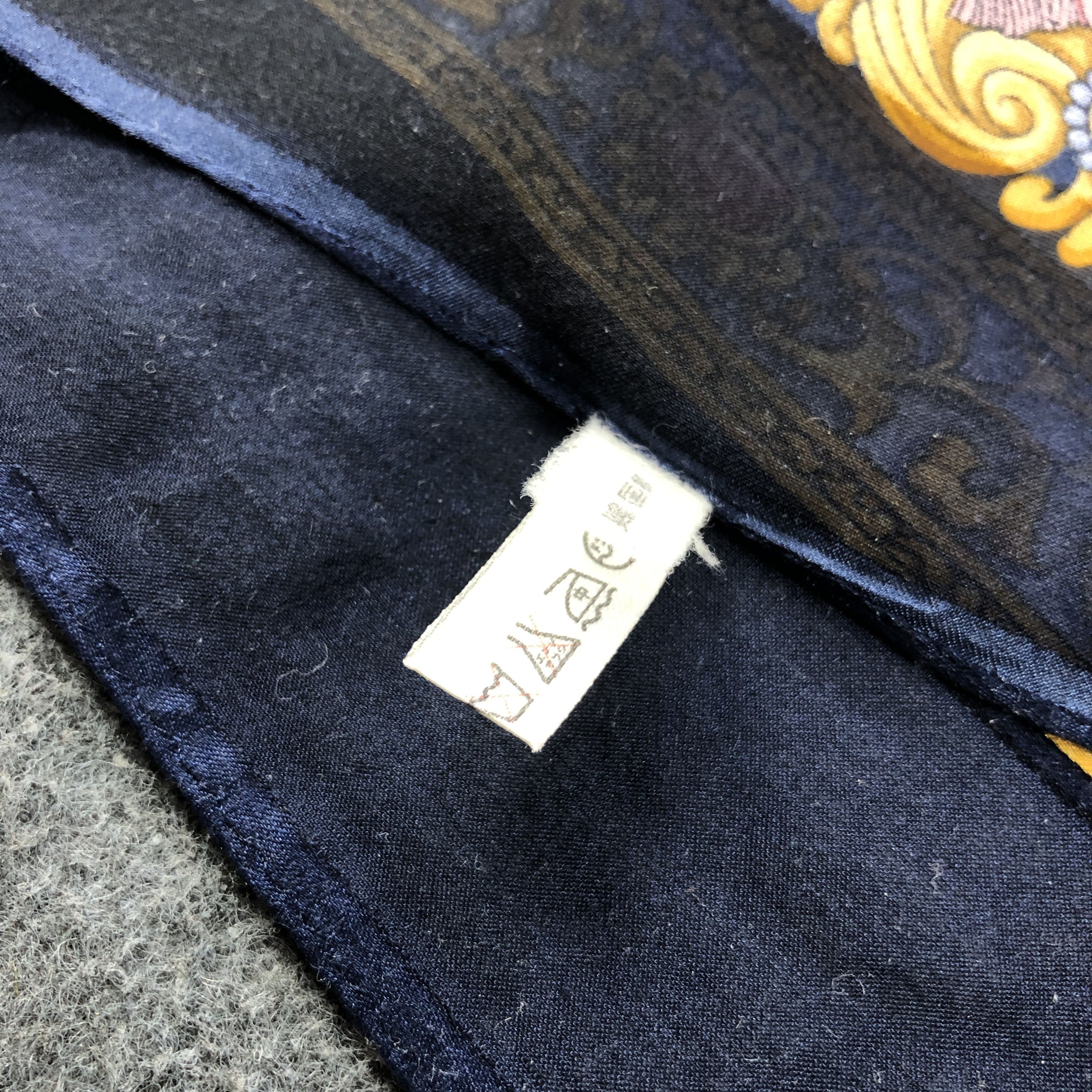 Japanese Brand Luxury Design Silk Scarf M1131 Size ONE SIZE - 5 Thumbnail
