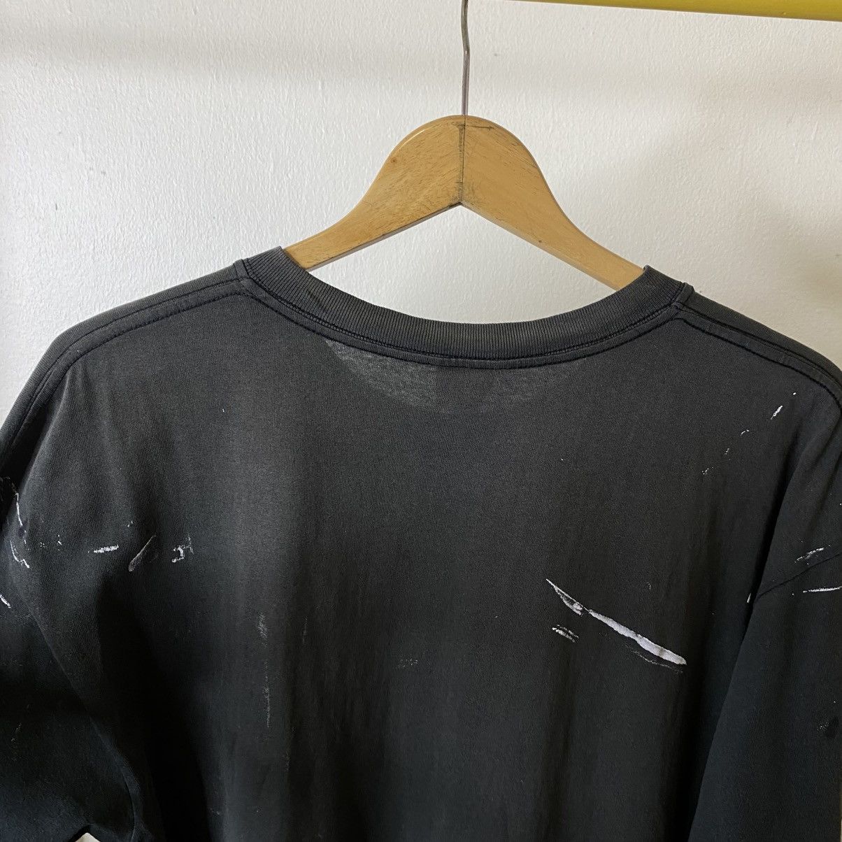 Vintage Vintage 2000s Anvil Black Blank Sunfaded Paint Splattered T Size US L / EU 52-54 / 3 - 6 Thumbnail