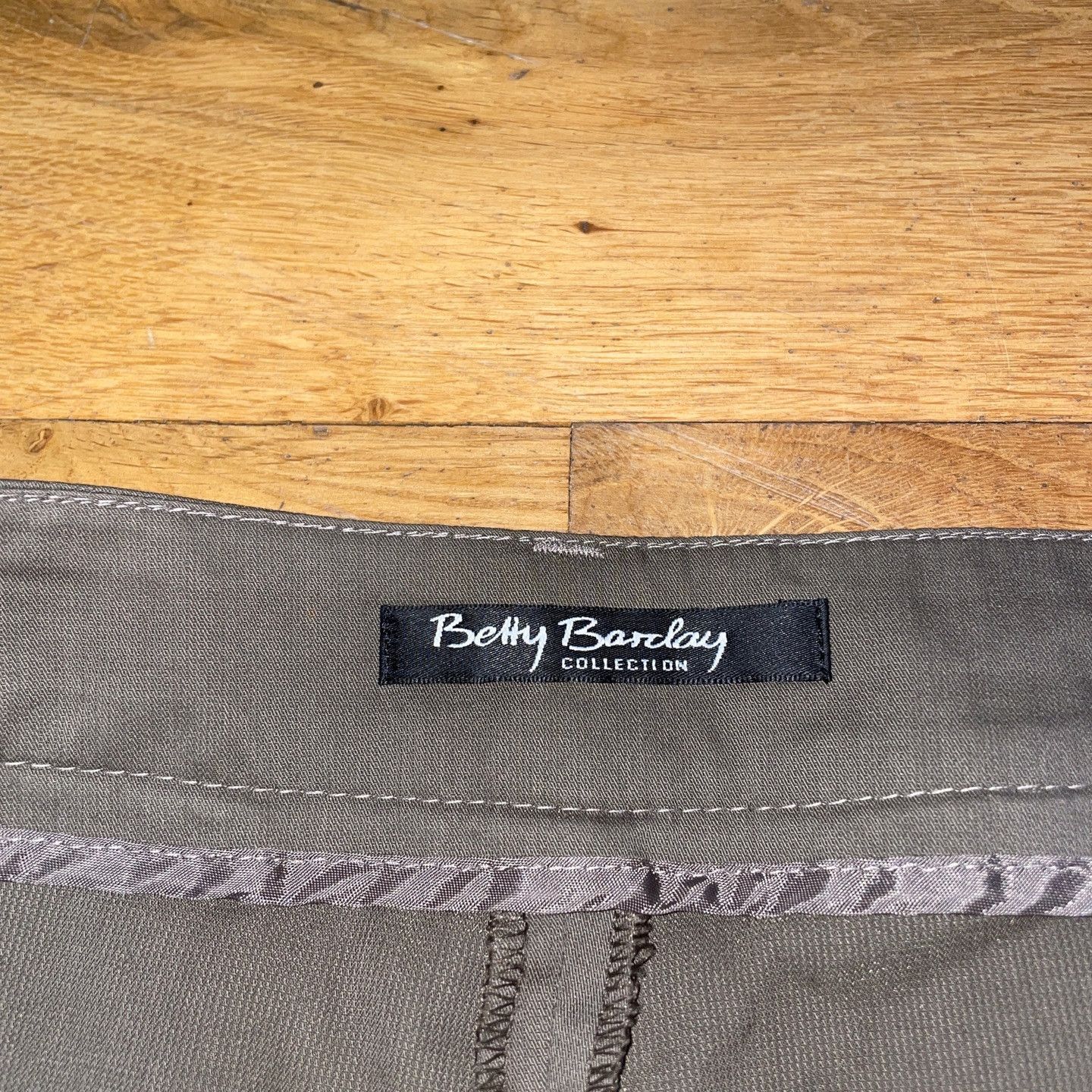 Designer Betty Barclay Women's Fashionable Straight Trousers Size 40 Size 27" / US 4 / IT 40 - 2 Thumbnail