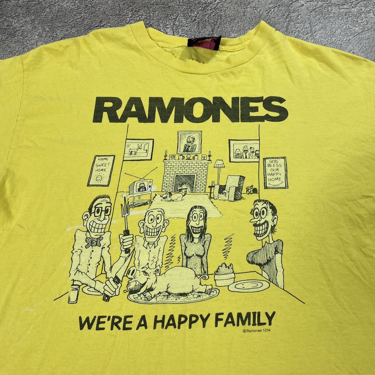 Vintage Vintage 90s Ramones Band Graphic Tee Sun Faded Punk Boxy XL Size US XL / EU 56 / 4 - 2 Thumbnail