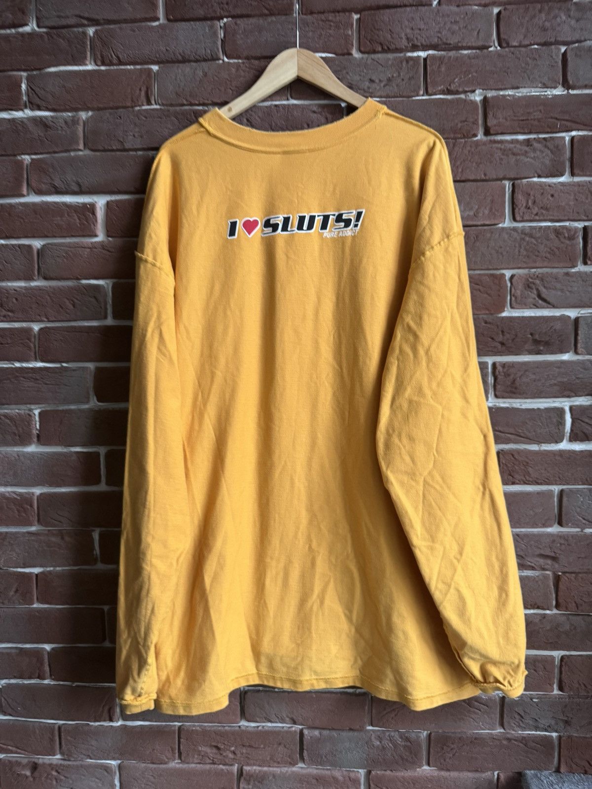 Vetements FW18 I Love Sluts Hug Me Oversized Longsleeve Hype Demna Size US L / EU 52-54 / 3 - 2 Thumbnail