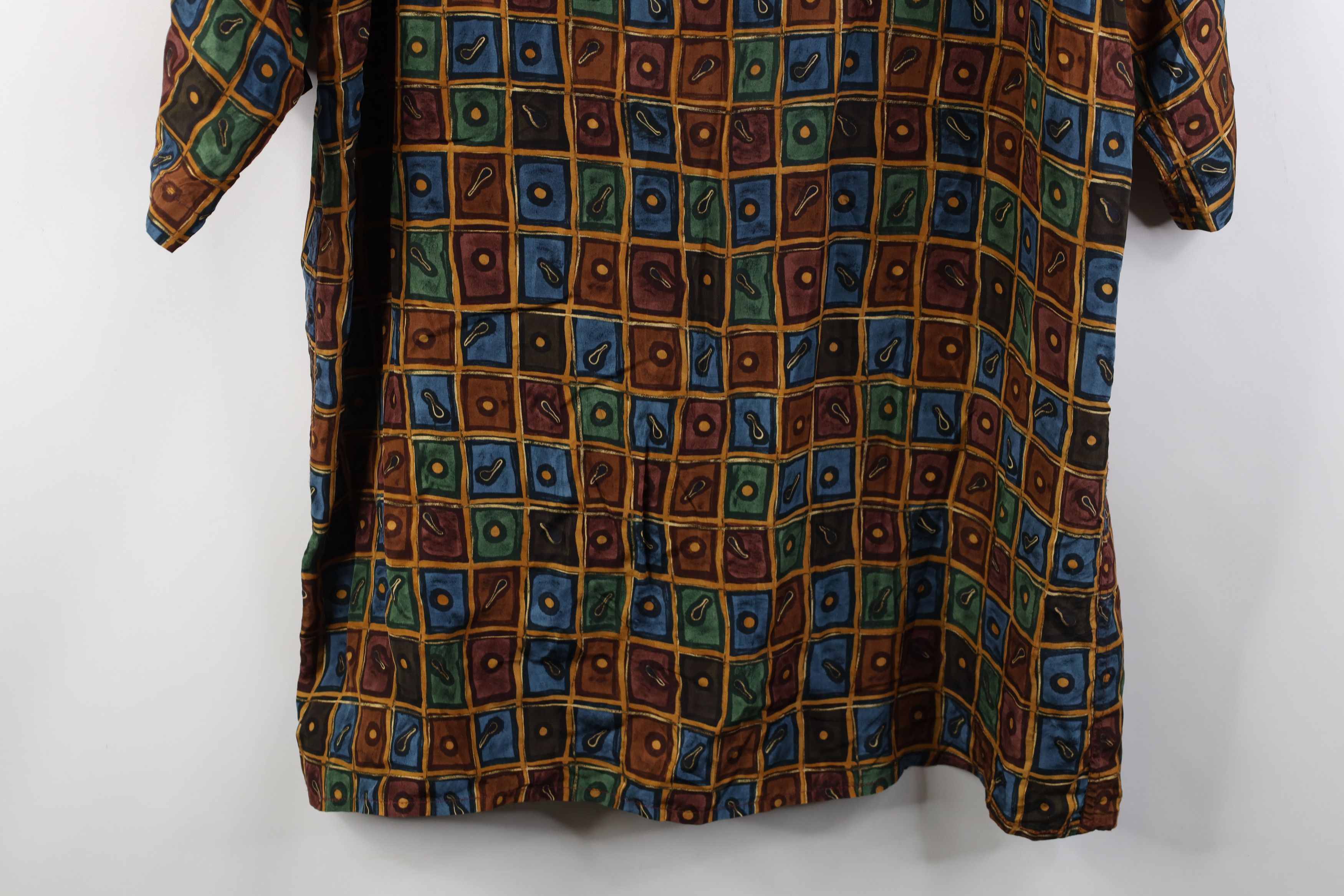 Vintage Vintage 90s Streetwear Geometric Silk Collared Button Shirt Size US L / EU 52-54 / 3 - 10 Thumbnail