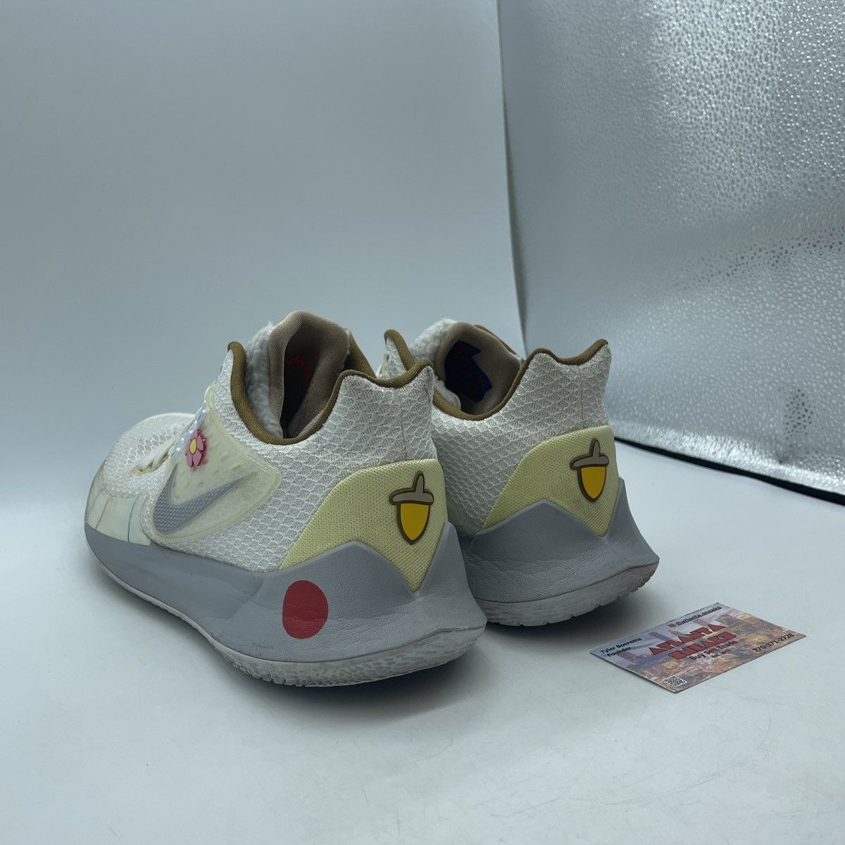 Nike SpongeBob SquarePants x Kyrie low sandy cheeks Size US 13 / EU 46 - 4 Thumbnail