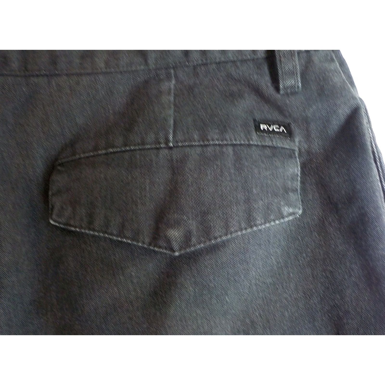 RVCA RVCA Flat Front Chino Style Shorts Gray Cotton/Poly SZ 36 Mens Flat Front 11 Inseam 5 Pockets Great Condition Size US 36 / EU 52 - 5 Thumbnail