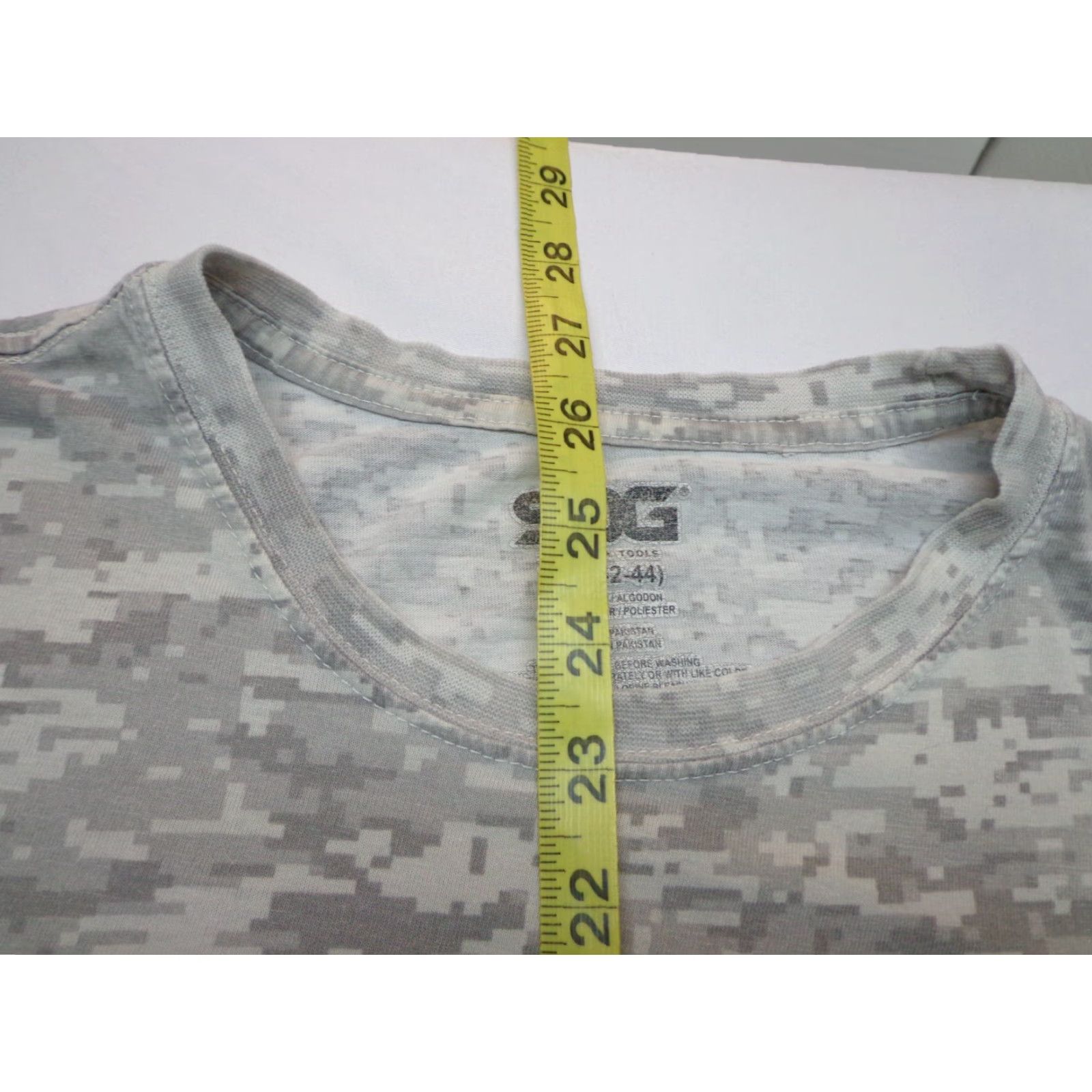 Vintage SOG T-Shirt Gray Digital Camouflage Short Sleeve Crew Neck Size L Adult Unisex Shirts Mens Womens Size US L / EU 52-54 / 3 - 7 Thumbnail