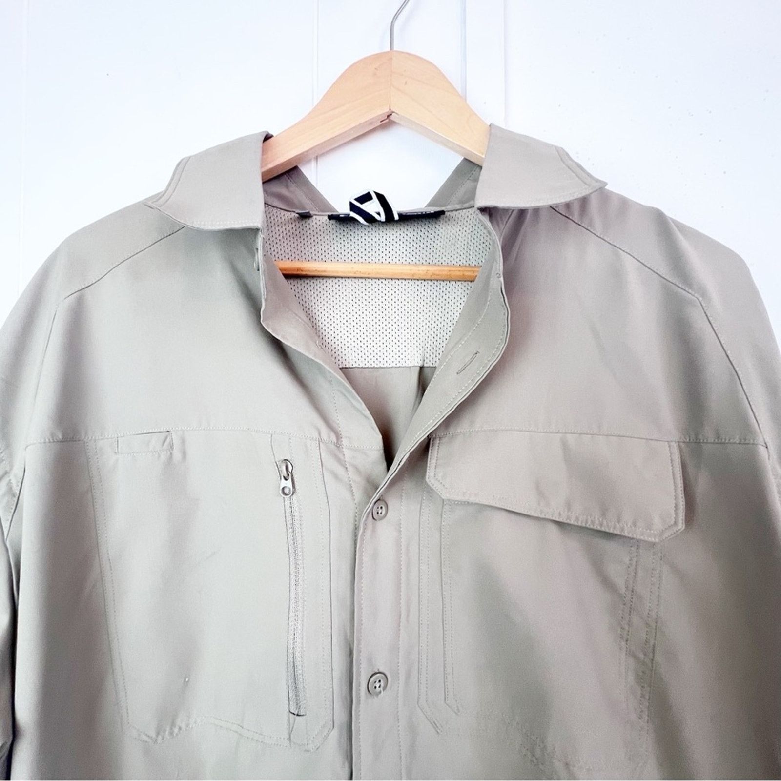 Under Armour Under Armour Khaki Tactical Utility Shirt Men’s Size Large Size US L / EU 52-54 / 3 - 3 Thumbnail