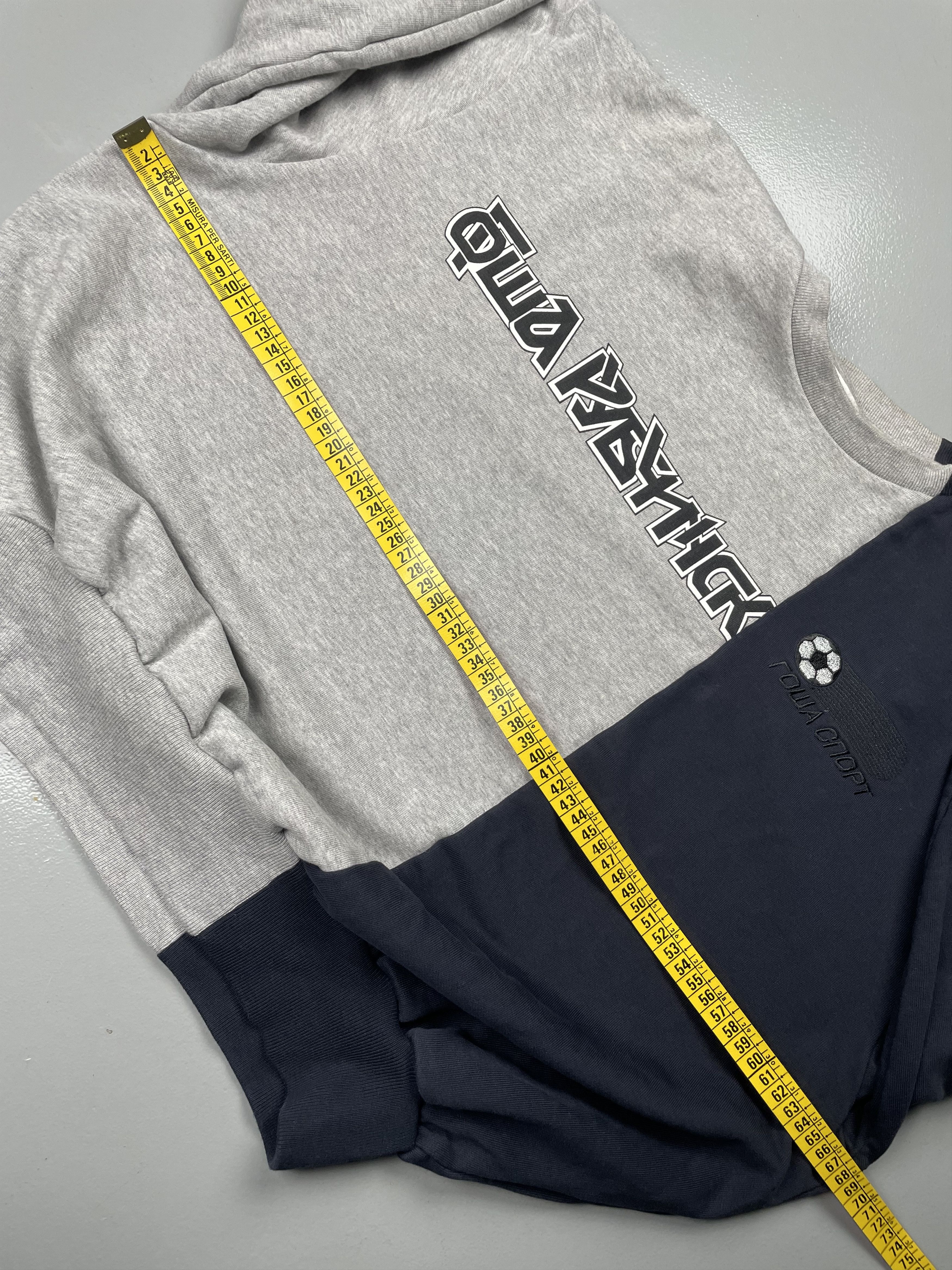 Gosha Rubchinskiy Gosha Rubchinskiy S/S 2018 split crewneck - size XS Size US XS / EU 42 / 0 - 12 Thumbnail