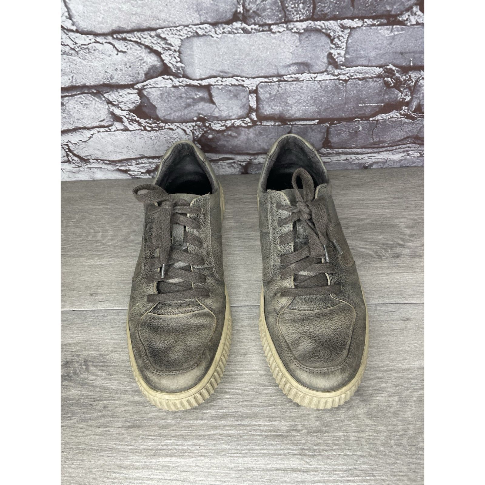 John Varvatos John Varvatos USA Gray Leather Casual Low Top Sneakers Shoes Size US 7.5 / EU 40-41 - 2 Thumbnail