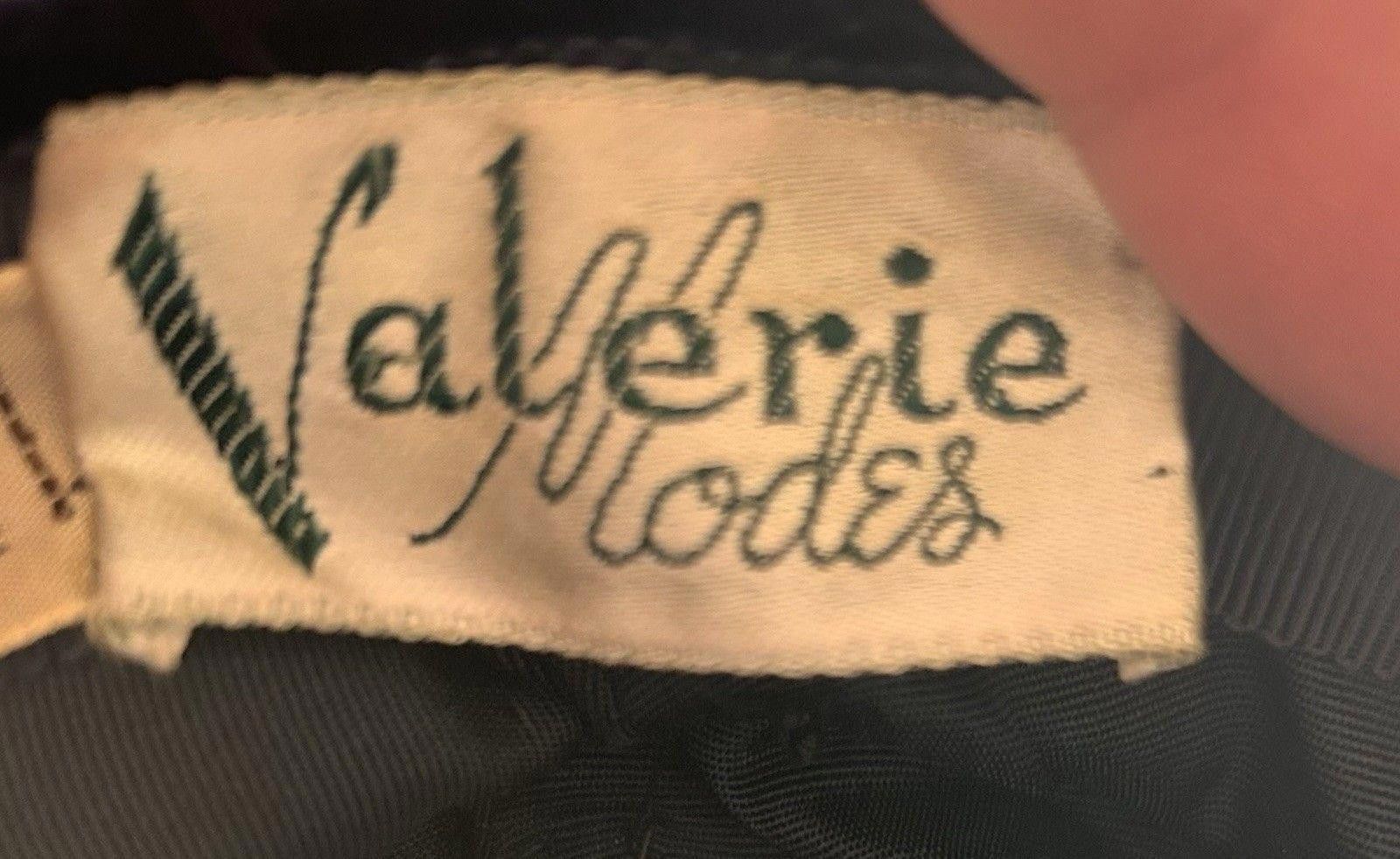 Other XS 1940s Valerie Modes dark blue Velvet Hat Elegant USA Size ONE SIZE - 7 Thumbnail
