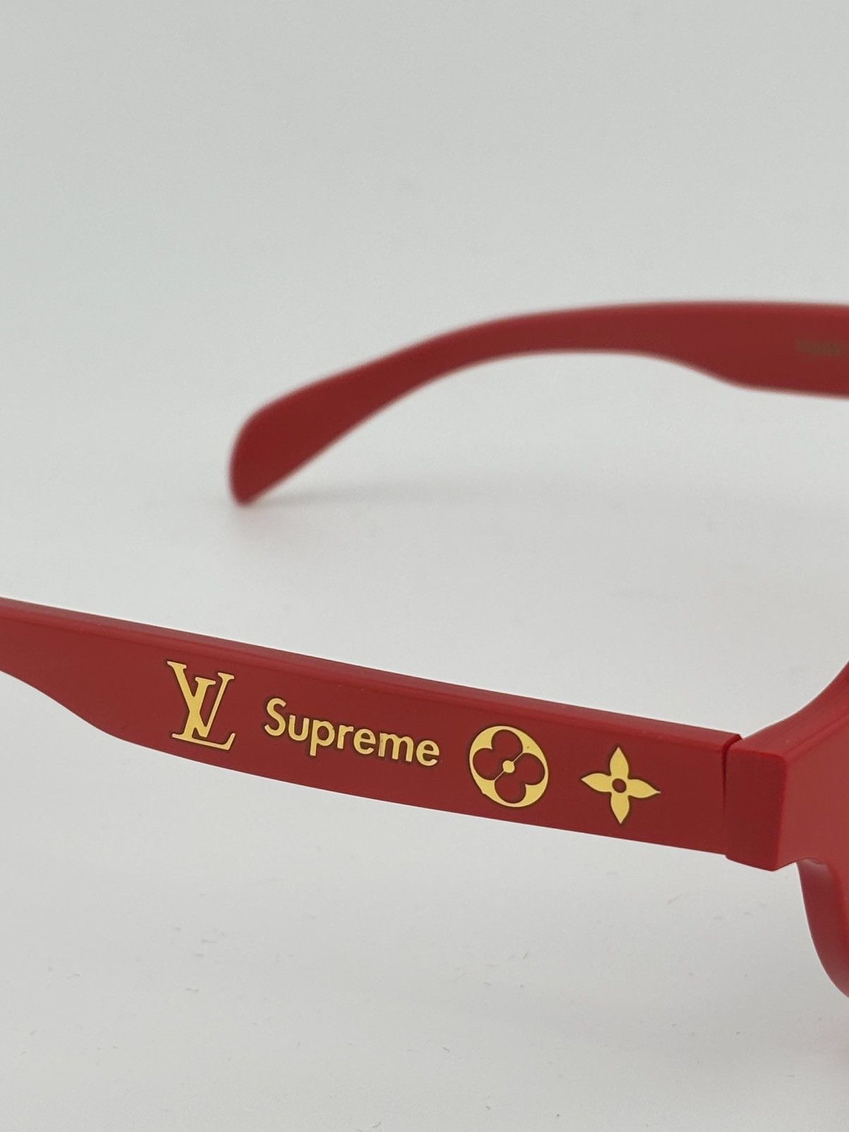 Louis Vuitton × Supreme LOUIS VUITTON X SUPREME DOWNTOWN ROUND SUNGLASSES Size ONE SIZE - 2 Thumbnail