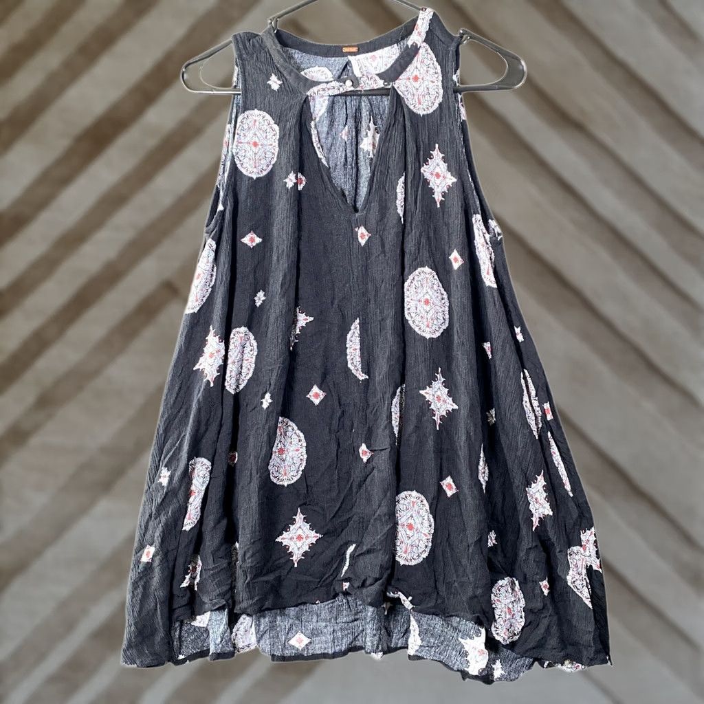 Free People Free People Womens Dress Black Medallion Print Tree Tent Stretch XS Sleeveless V-Neck Shift Kned Length Geometric Boho Western normcore Ladies XS Size XS / US 0-2 / IT 36-38 - 1 Thumbnail