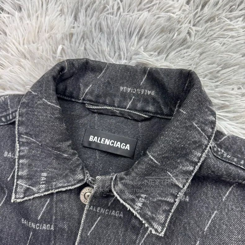 Balenciaga Balenciaga All-over Printed Denim Jacket Size US S / EU 44-46 / 1 - 2 Thumbnail