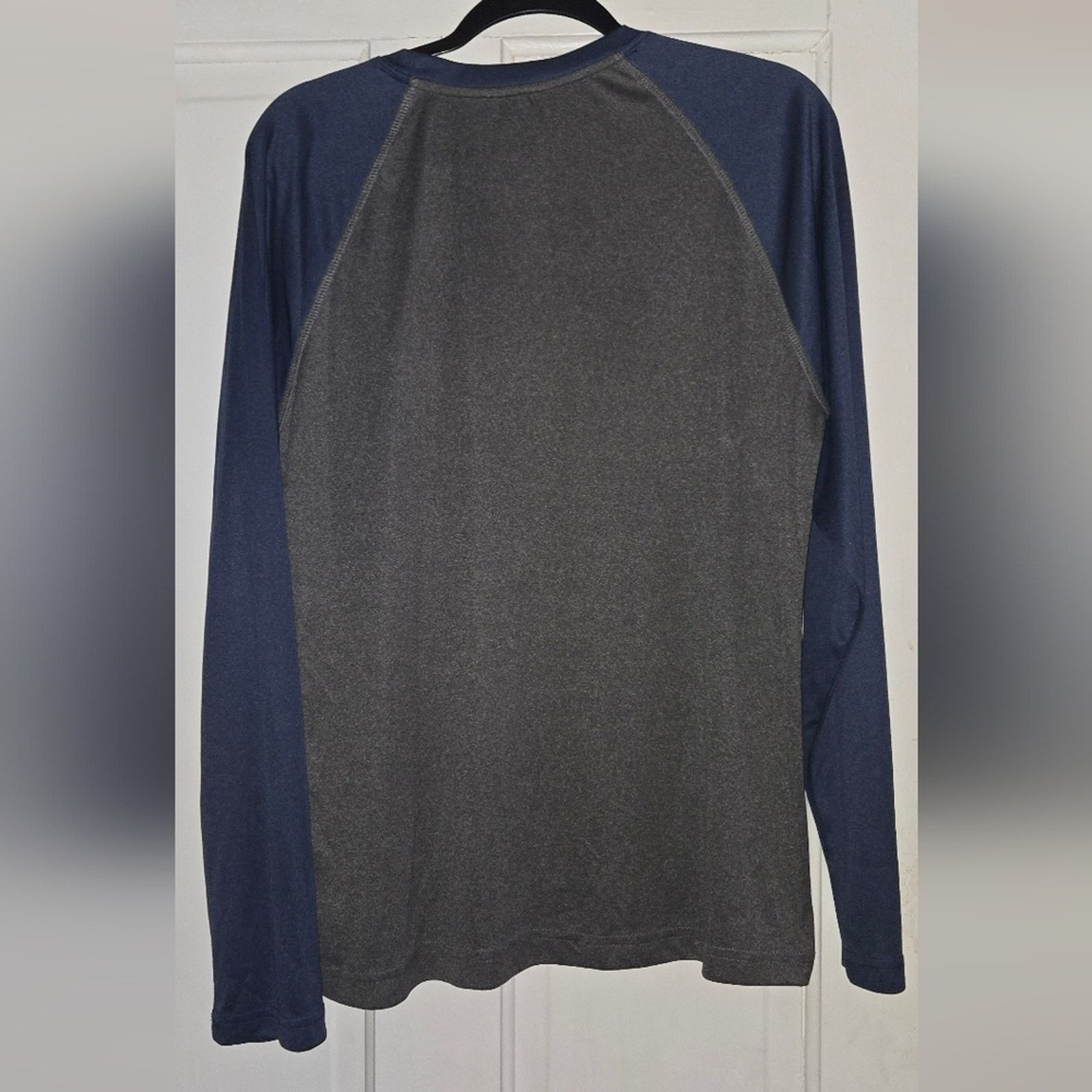 Other FC Barcelona long sleeve tshirt size L Size US L / EU 52-54 / 3 - 3 Thumbnail