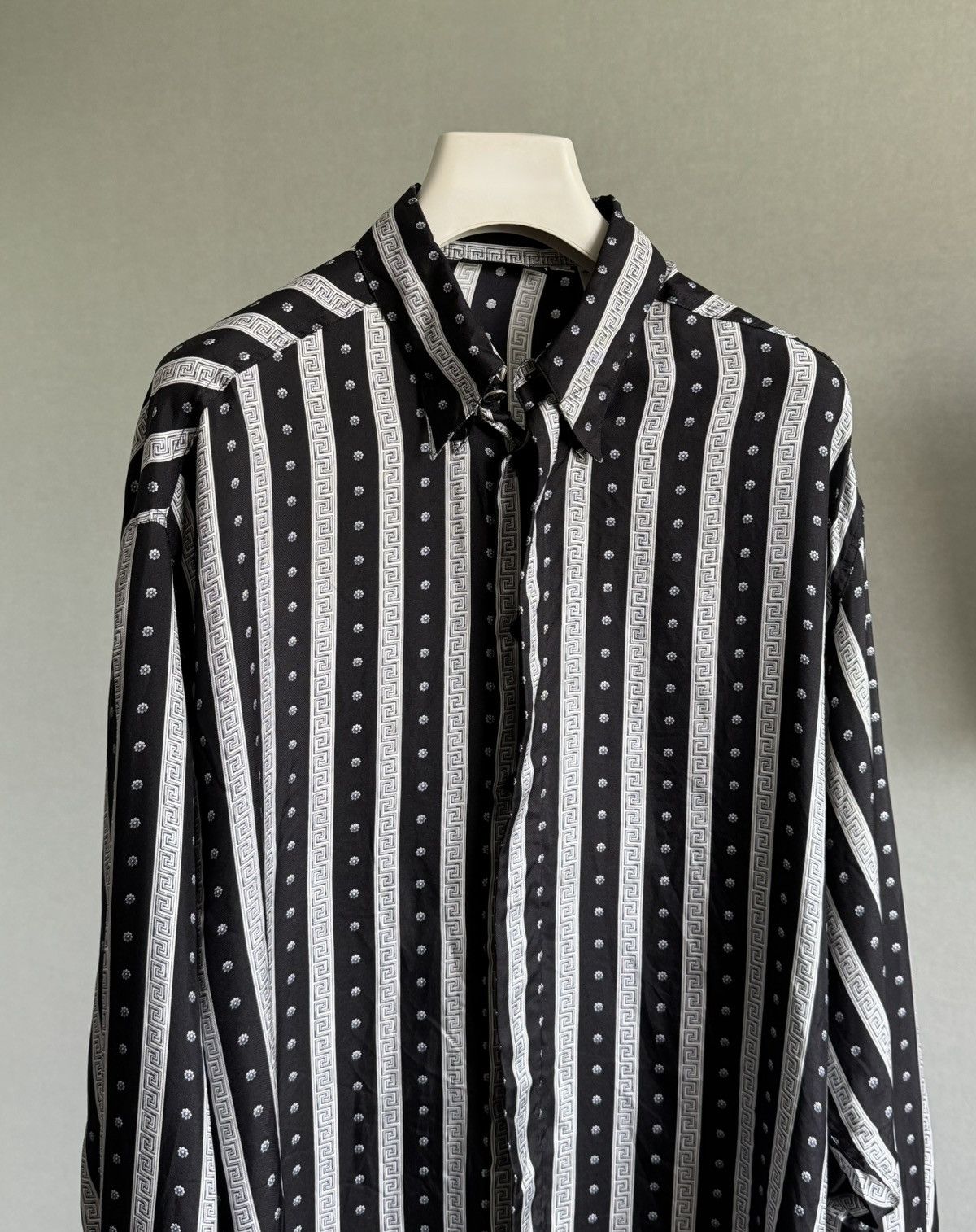 Versace Vintage Versace Silk shirt Size US M / EU 48-50 / 2 - 2 Thumbnail