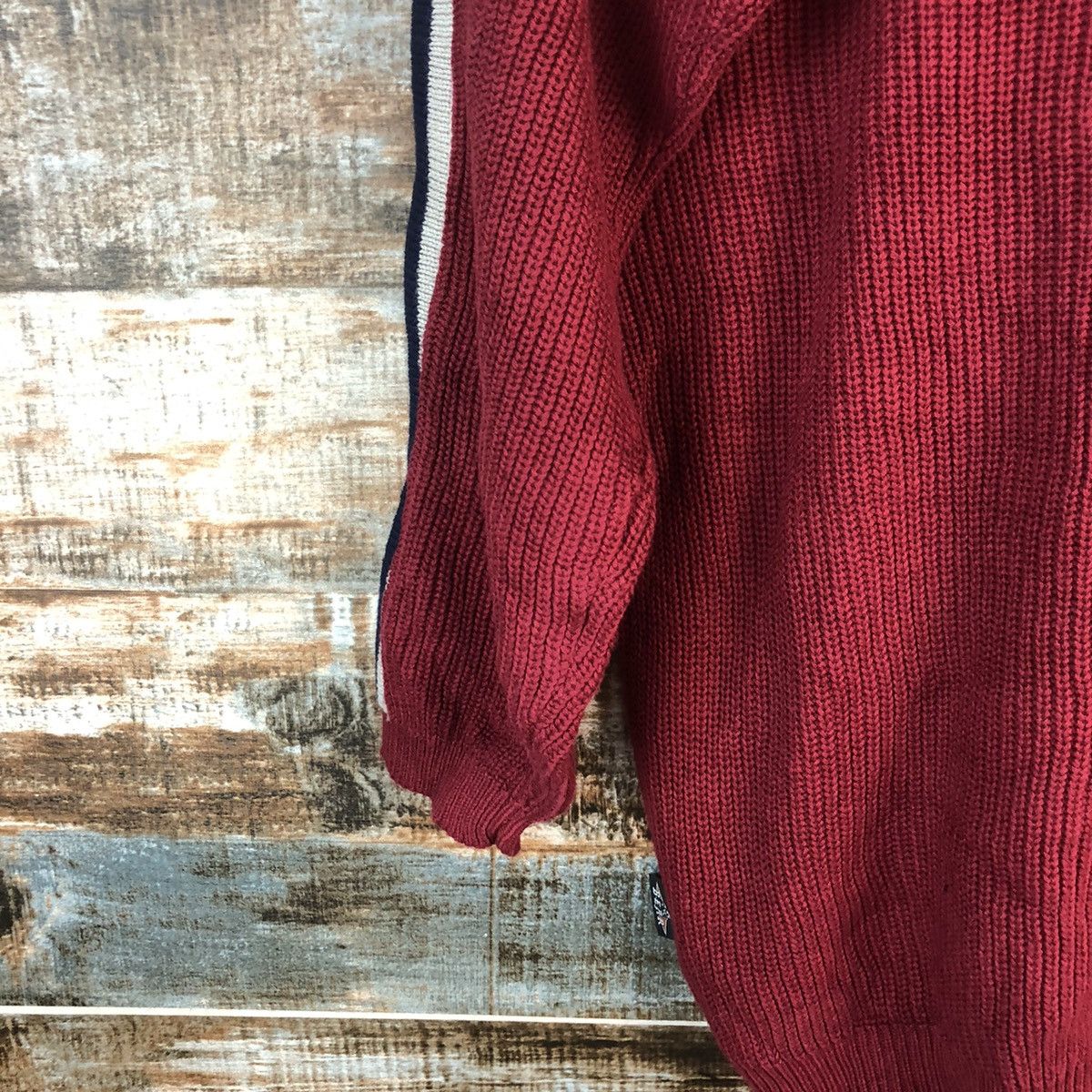 Vintage Bear Red surf sweater Sweatshirt #A2372 Size US M / EU 48-50 / 2 - 18 Thumbnail