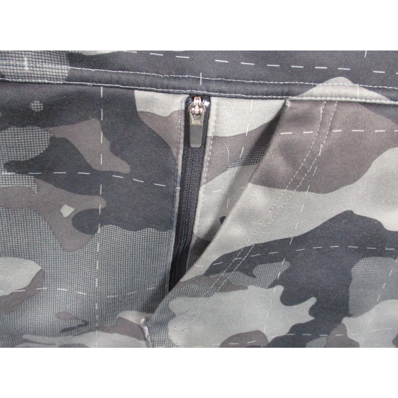 Nike Nike Hoodie Mens Medium Gray Camouflage Therma-FIT Pullover Zip Pocket DD1757-084 Size US M / EU 48-50 / 2 - 2 Thumbnail