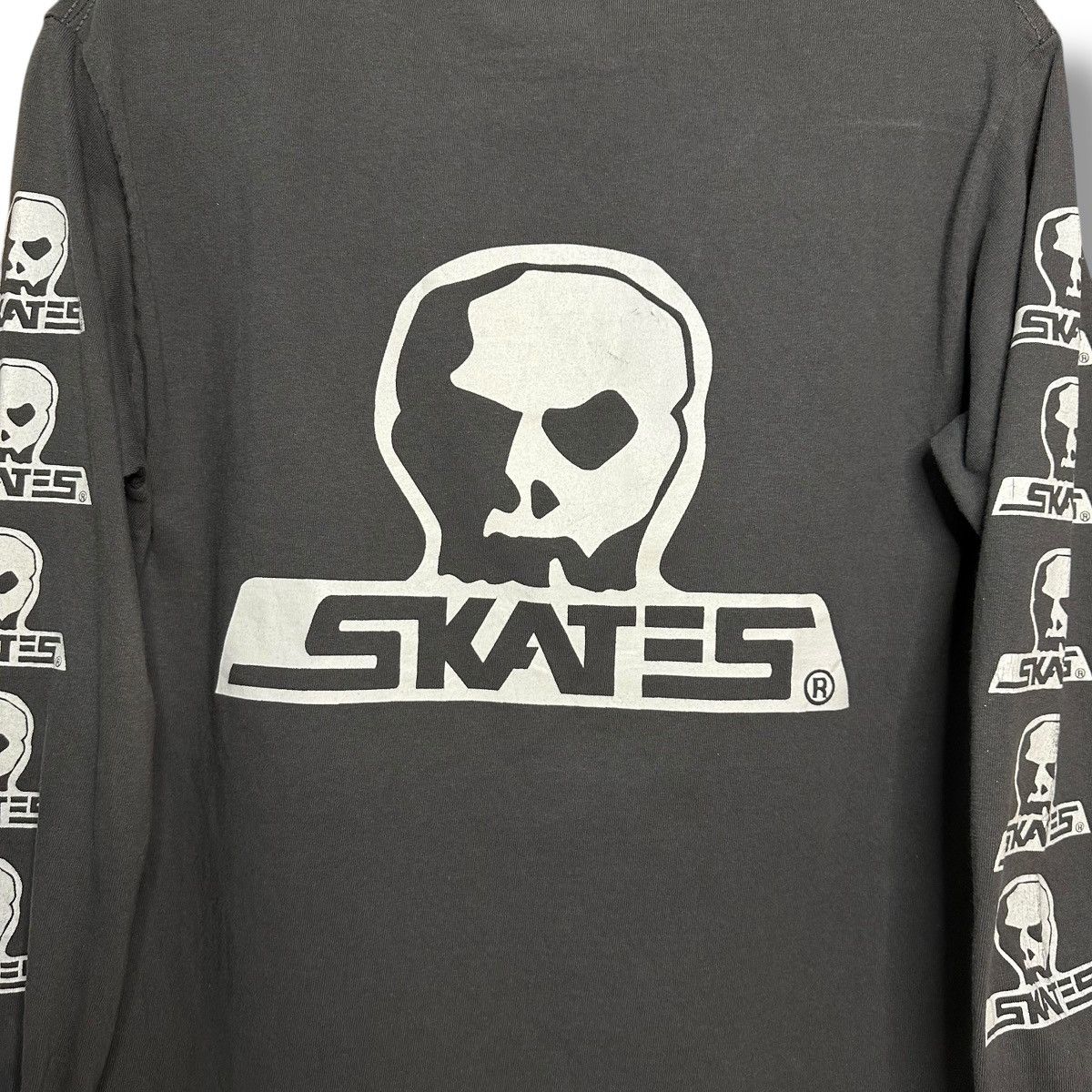 Vintage Vintage Skull Skates Skateboarding Backhit LS Tshirt Size US S / EU 44-46 / 1 - 7 Thumbnail