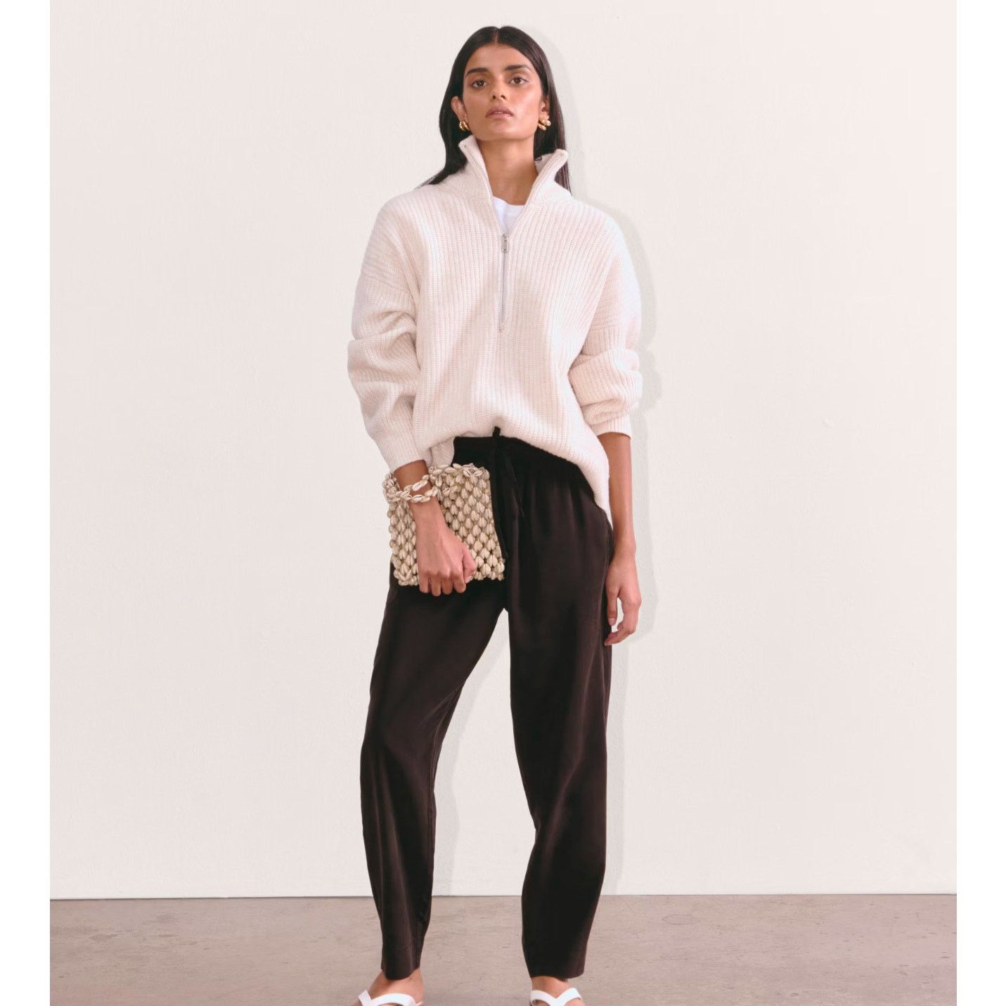 Everlane NWOT Everlane The Tapered Pant Butterlite Black Size Small Size 28" / US 6 / IT 42 - 1 Thumbnail