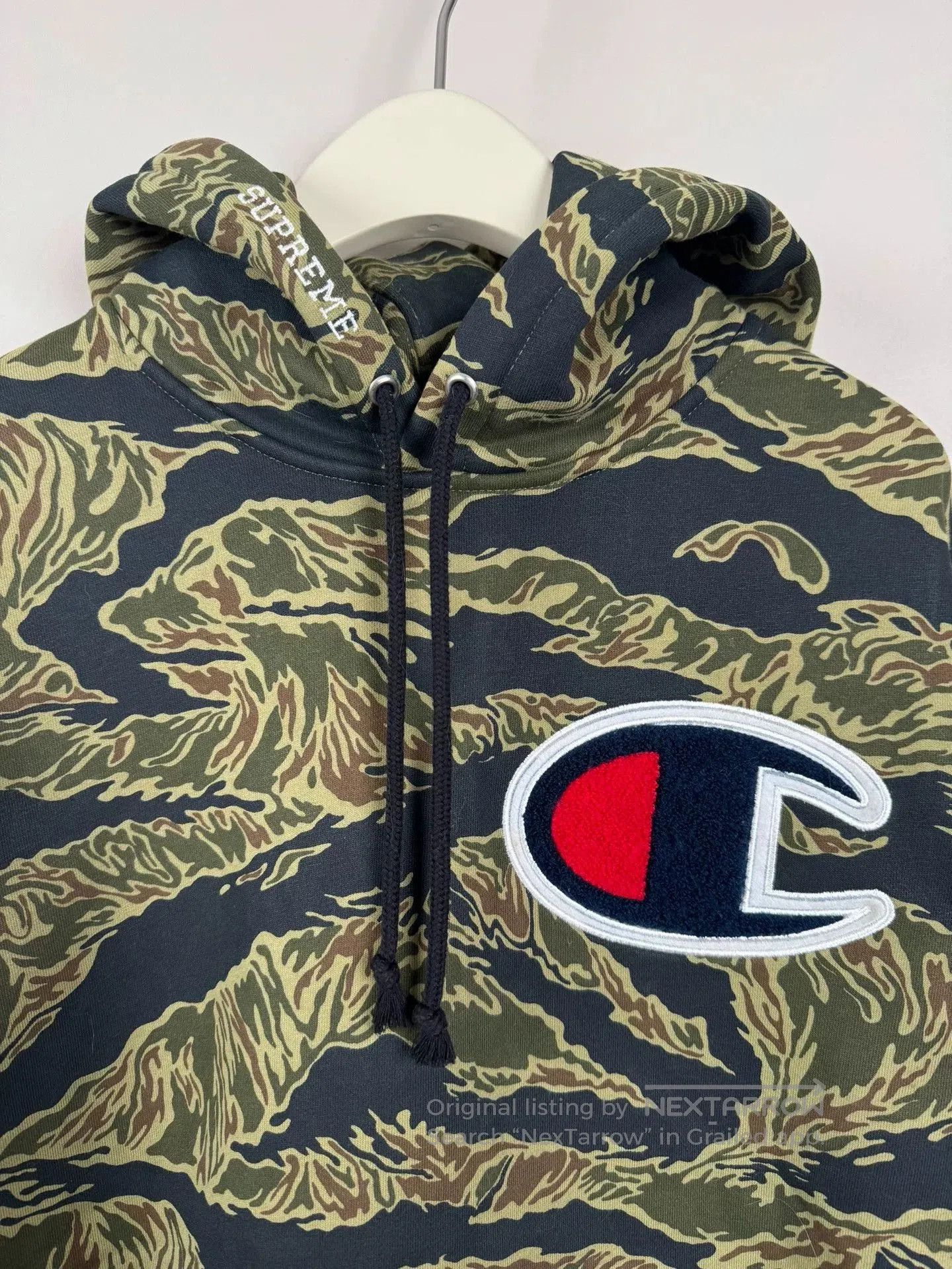 Supreme supreme champion tiger camo sweatshirt size S. Size US S / EU 44-46 / 1 - 3 Thumbnail