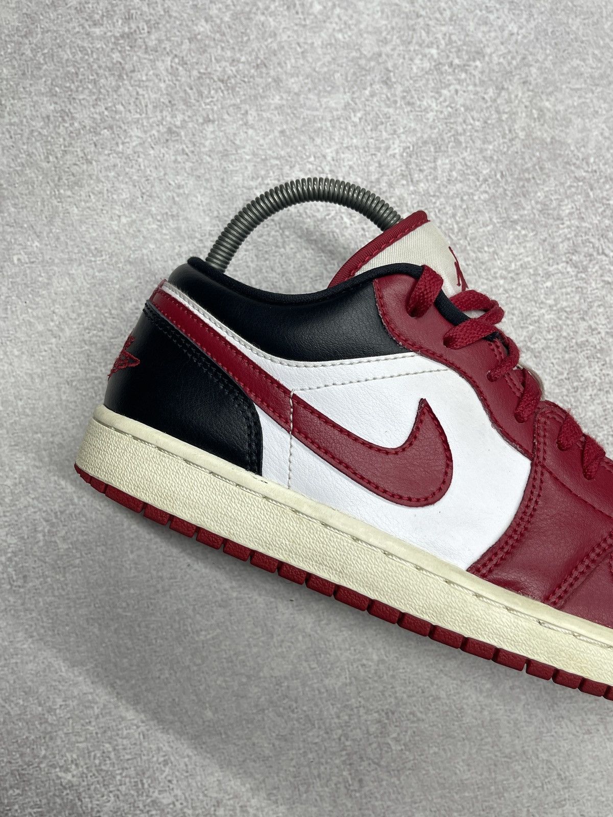 Womens Nike Air Jordan 1 Low Sneakers Red/Black