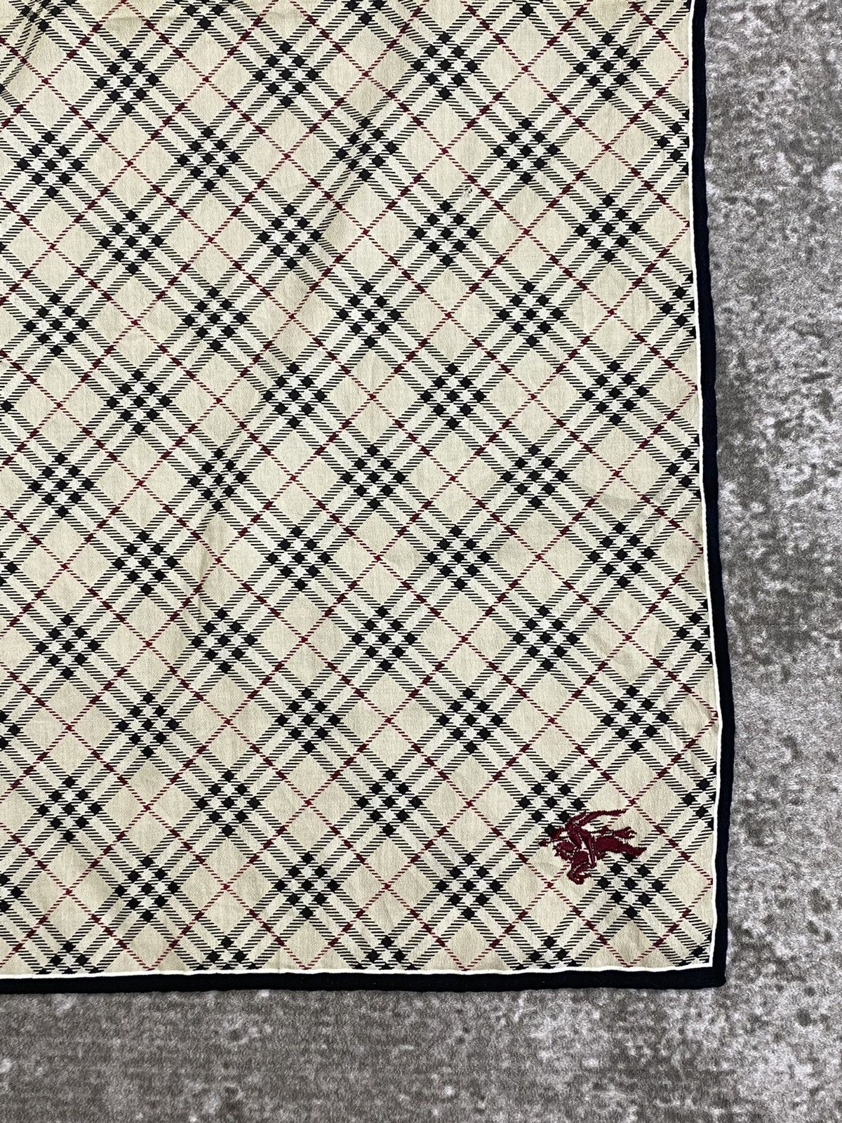 Burberry Burberrys Handkerchief / Bandana / Neckerchief Size ONE SIZE - 6 Thumbnail