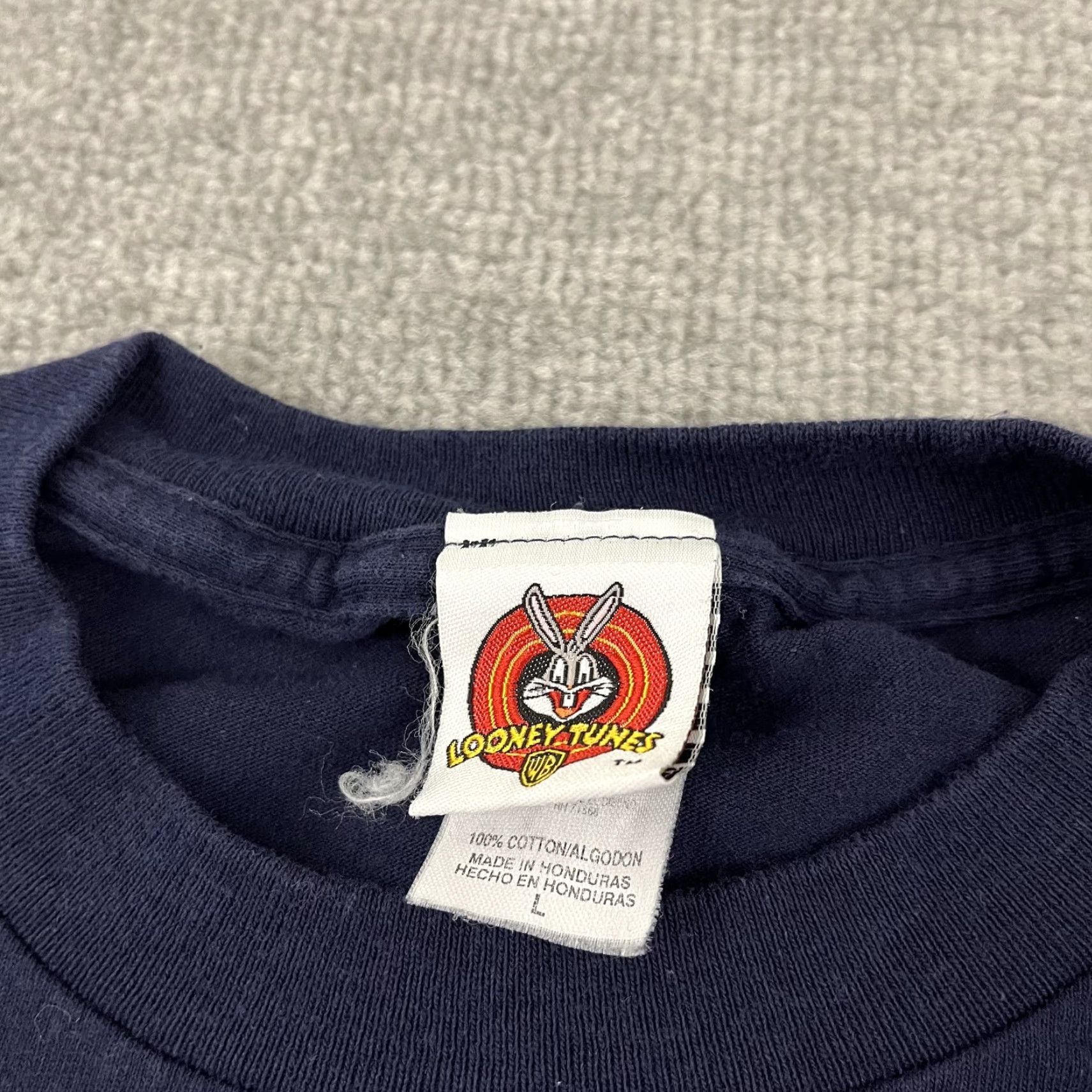 Vintage VINTAGE Looney Tunes T-Shirt Men Large Bugs Bunny Taz Back in Action Acme Logo Graphic Tee Blue 90s Size US L / EU 52-54 / 3 - 3 Thumbnail