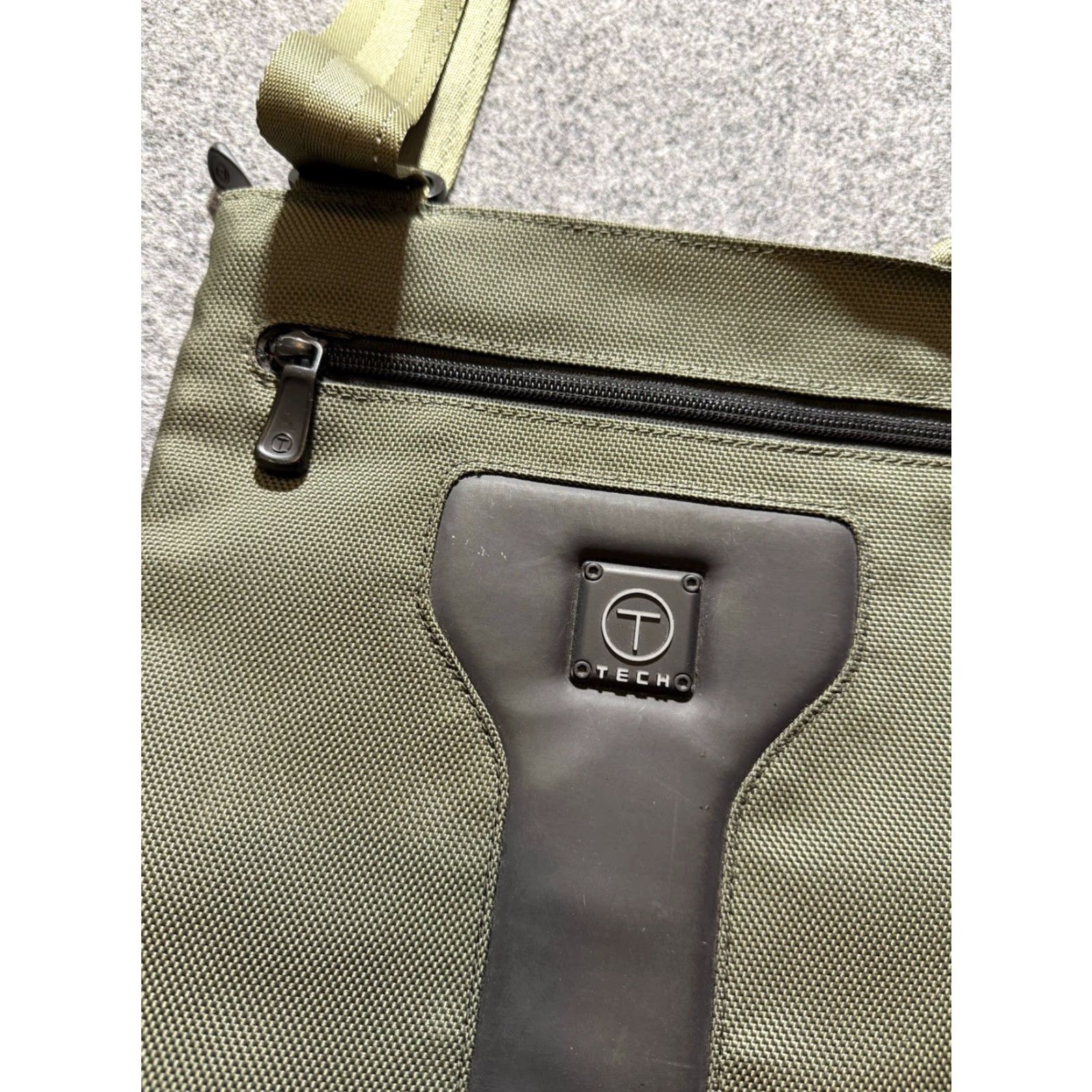 Tumi Tumi Tech Messenger Bag Crossbody Olive Green Red Interior Canvas Nylon Small Green Mens Messenger Bag Accessories Size ONE SIZE - 3 Thumbnail