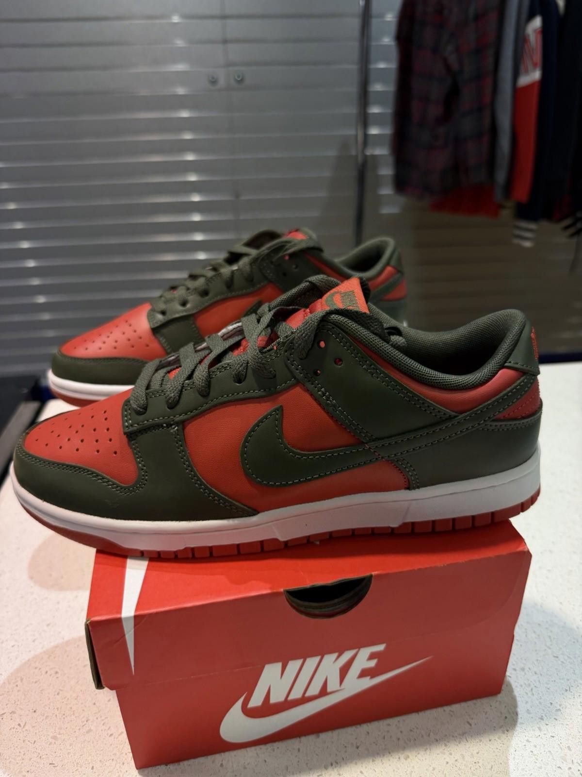 Nike Nike Dunk Low Cargo Khaki Mystic Red Men Size 8.5 Authentic Size US 8.5 / EU 41-42 - 8 Thumbnail