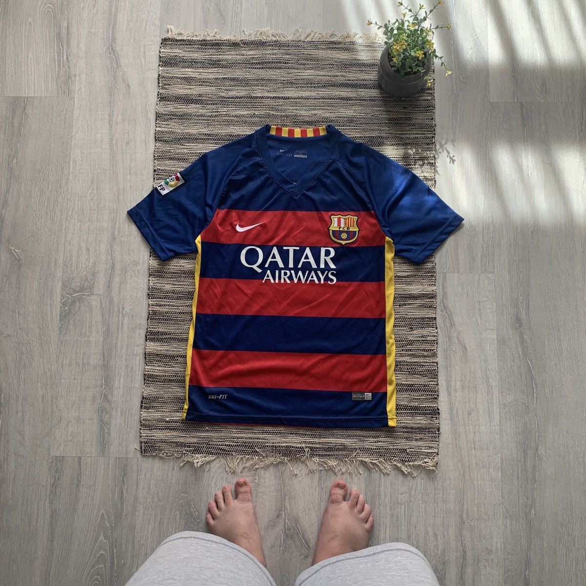 Fc barcelona qatar airways jersey sales