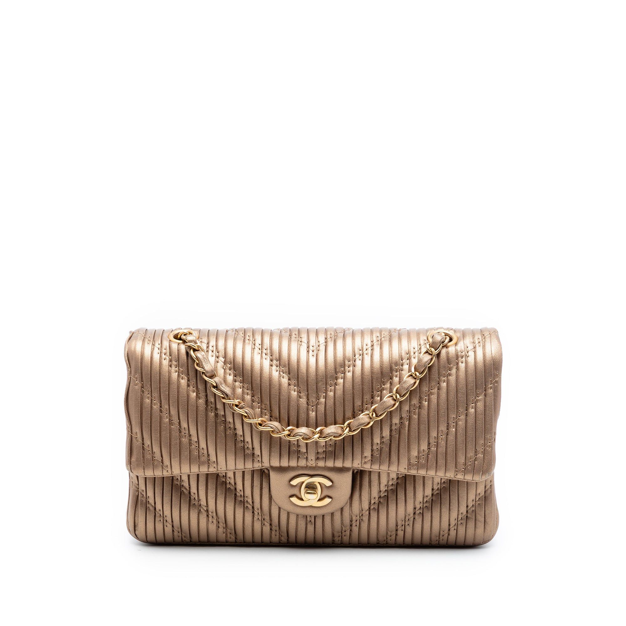Chanel Medium Classic Chevron Calfskin Pleated Double Flap Size ONE SIZE - 1 Thumbnail