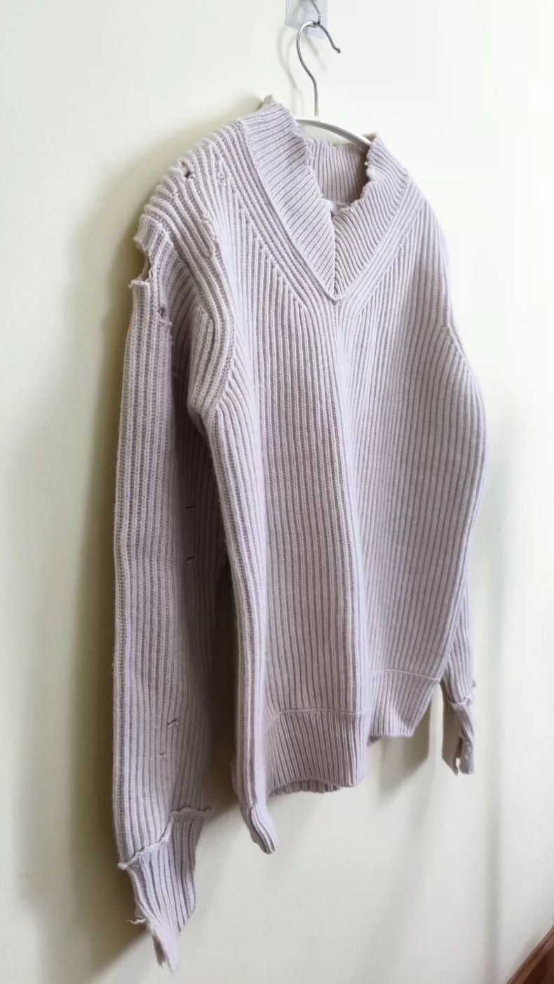 Helmut Lang HELMUT LANG Pioneer open hole V neck wool sweater for men Size US XS / EU 42 / 0 - 2 Thumbnail