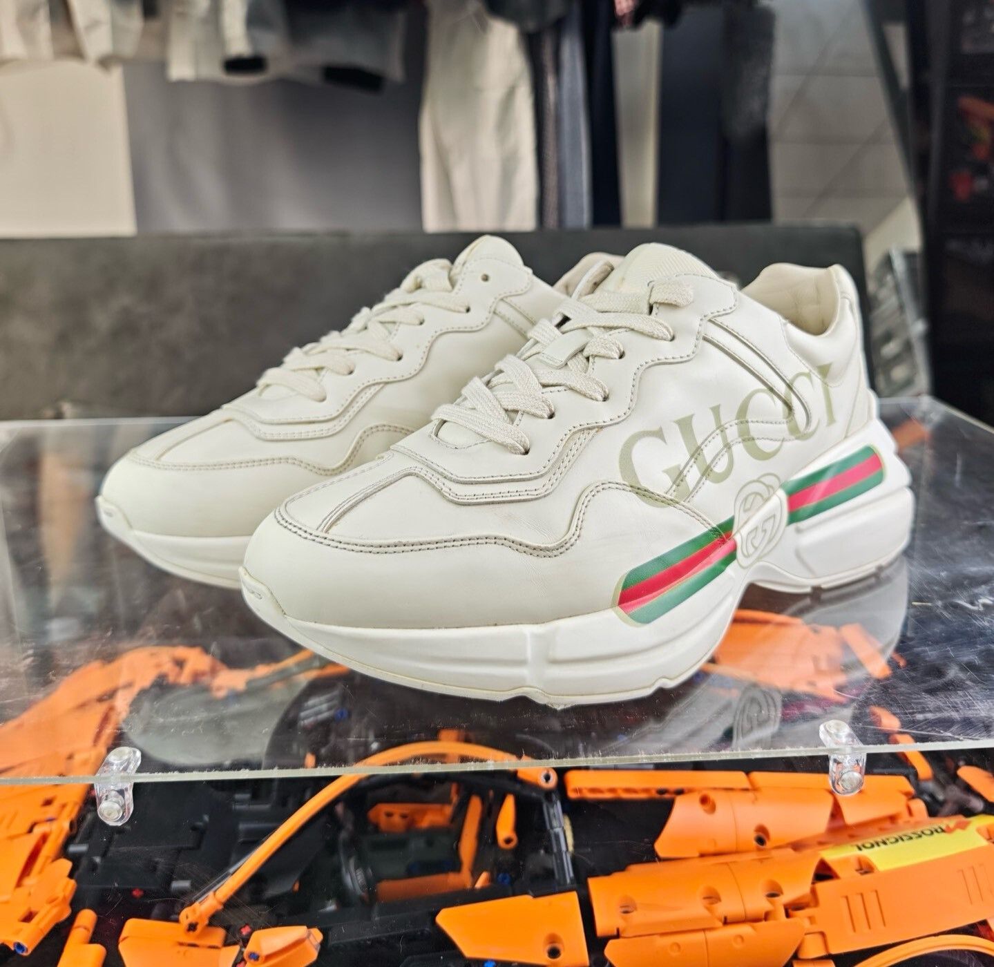 Gucci Gucci Printed Lowtop Sneakers 8 Men Size US 8 / EU 41 - 1 Thumbnail
