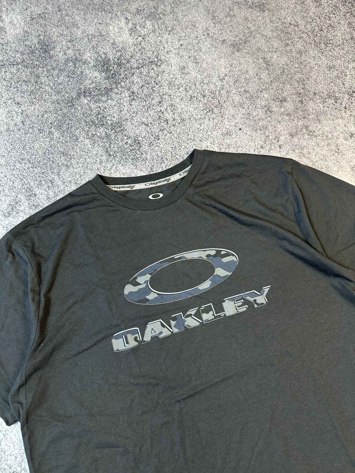 Oakley Y2K Vintage Oakley Big Logo Camo T-Shirt Streetwear Rare XXL Size US XXL / EU 58 / 5 - 2 Thumbnail