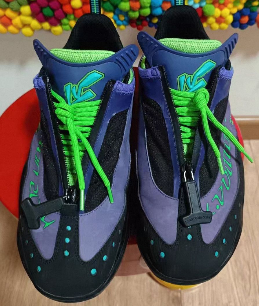 Louis Vuitton Louis Vuitton Futuristic Casual Sneakers for Men -2508 Size US 6 / IT 36 - 8 Thumbnail
