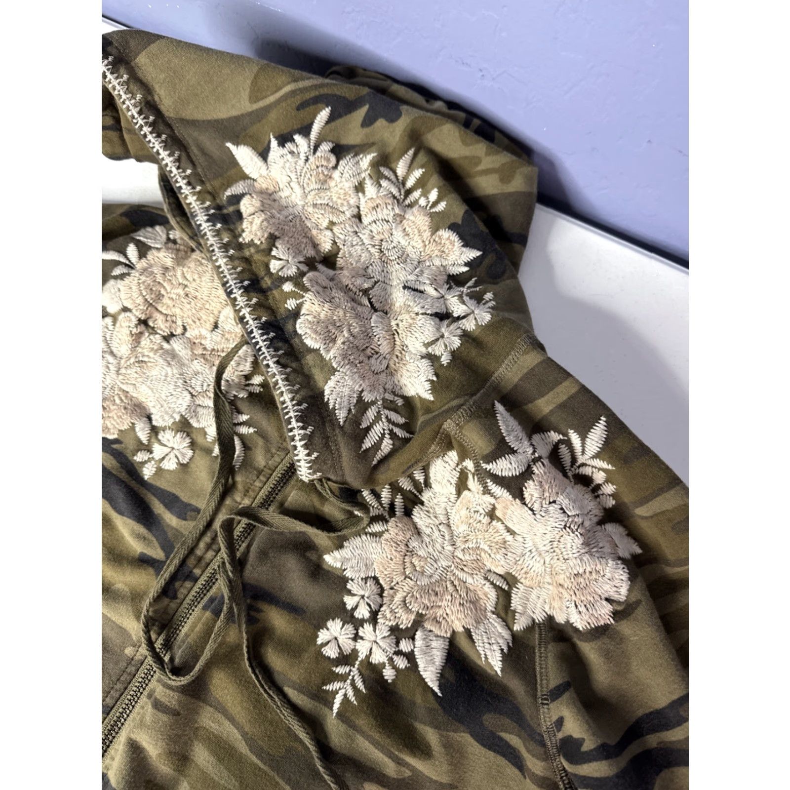 Johnny Was Johnny Was Camo Embroidered Hoodie Jacket Full Zip Sz L Long Sleeves Size L / US 10 / IT 46 - 5 Thumbnail
