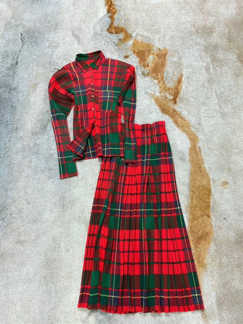 Issey Miyake Issey Miyake size:4 Christmas red and green checkered card Size XS / US 0-2 / IT 36-38 - 1 Thumbnail