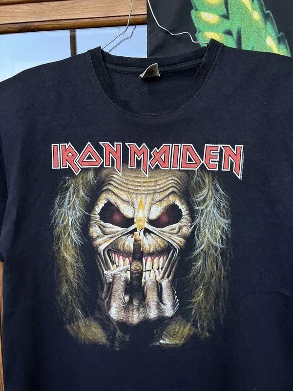 Band Tees Vintage Iron maiden T-shirt Eddie middle finger Size US L / EU 52-54 / 3 - 2 Thumbnail