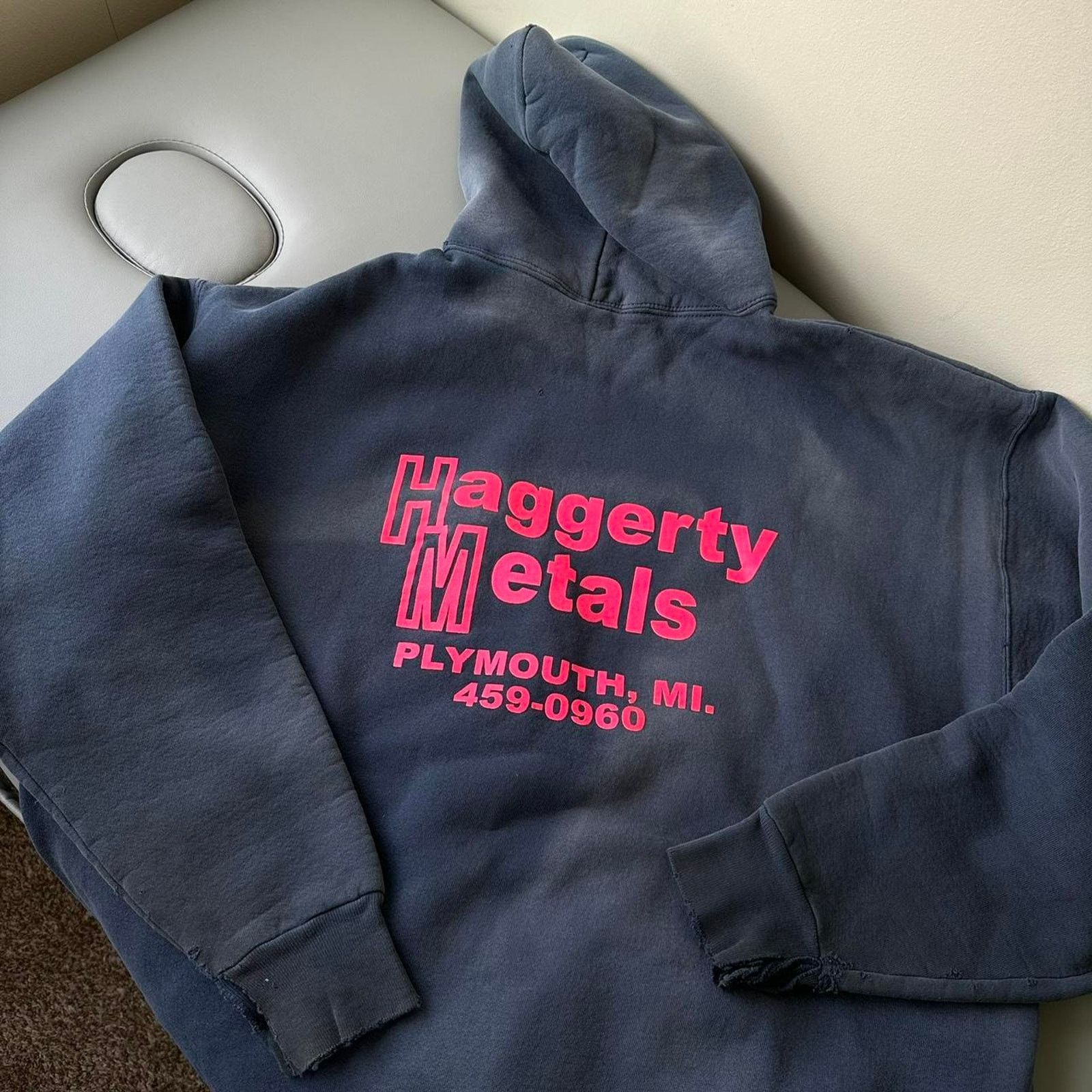 Vintage intage 90s Graphic Faded Thrashed Heavyweight Sweatshirt Size US XXL / EU 58 / 5 - 3 Thumbnail