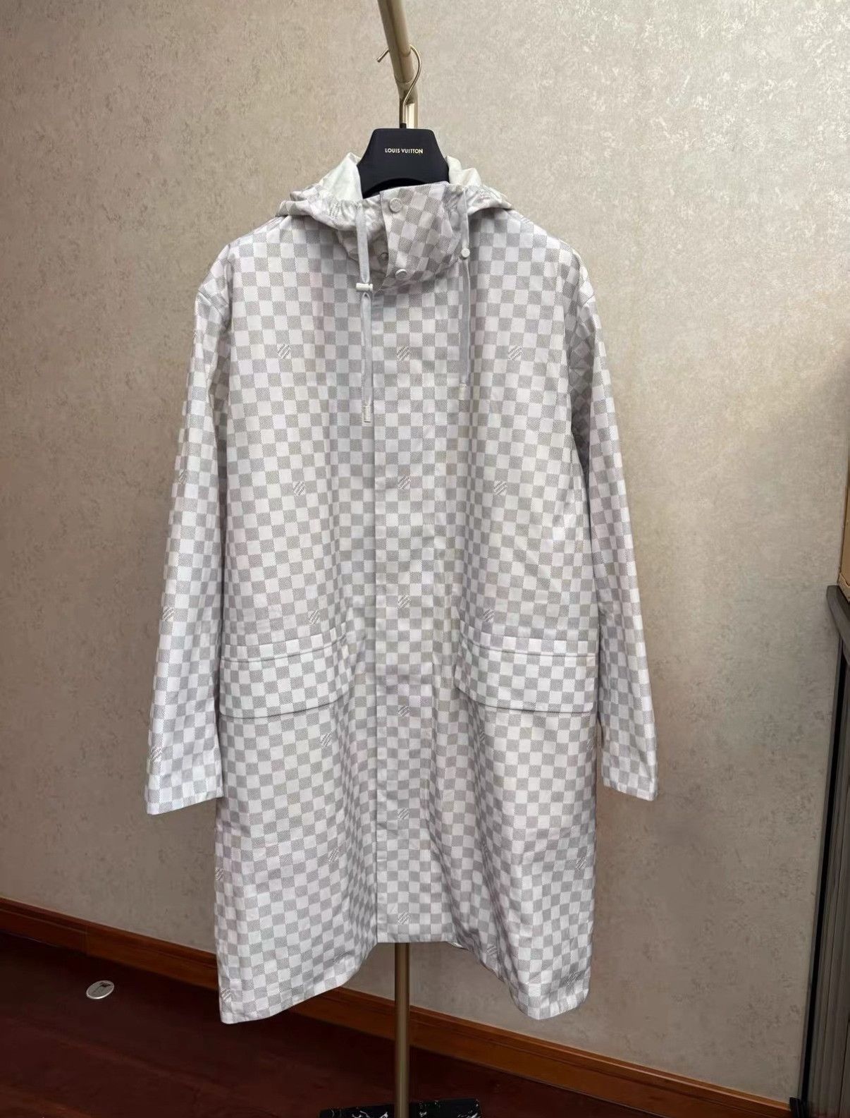 Louis Vuitton Louis Vuitton Checkered Light Jacket m Men Size US M / EU 48-50 / 2 - 1 Thumbnail