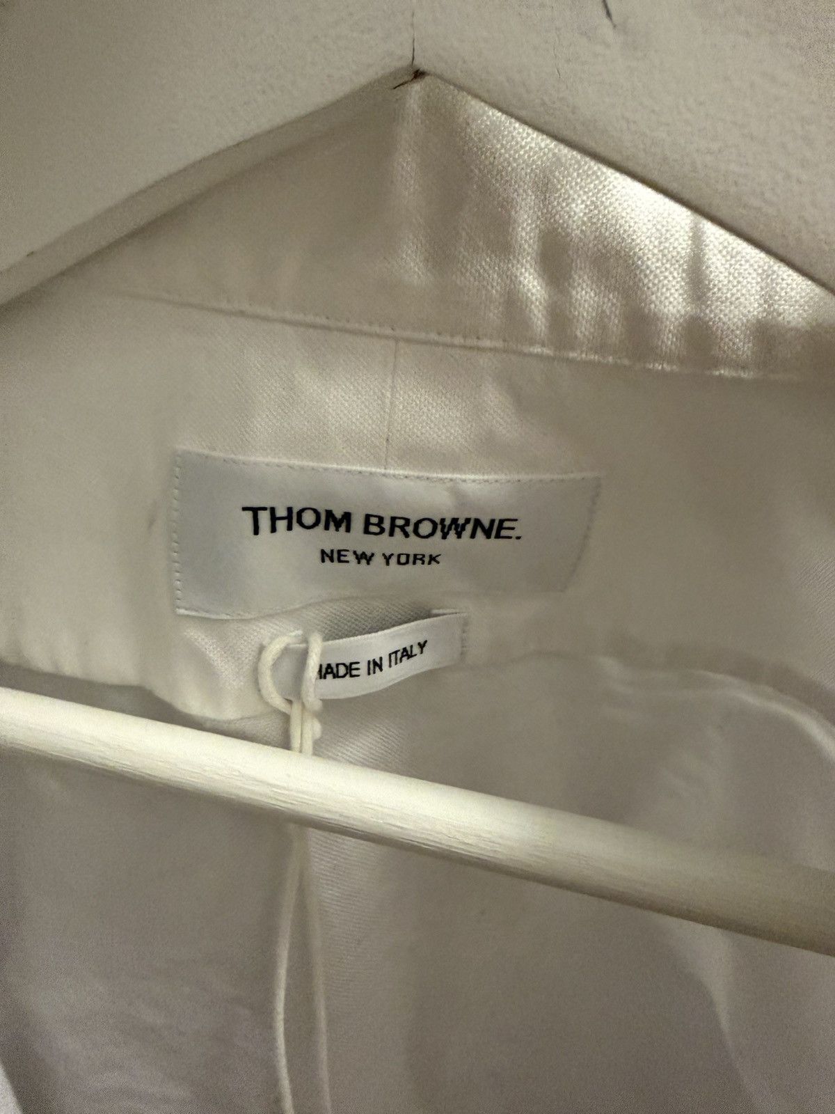 Thom Browne Brand New Thom Browne Armband Shirt Size US L / EU 52-54 / 3 - 7 Thumbnail