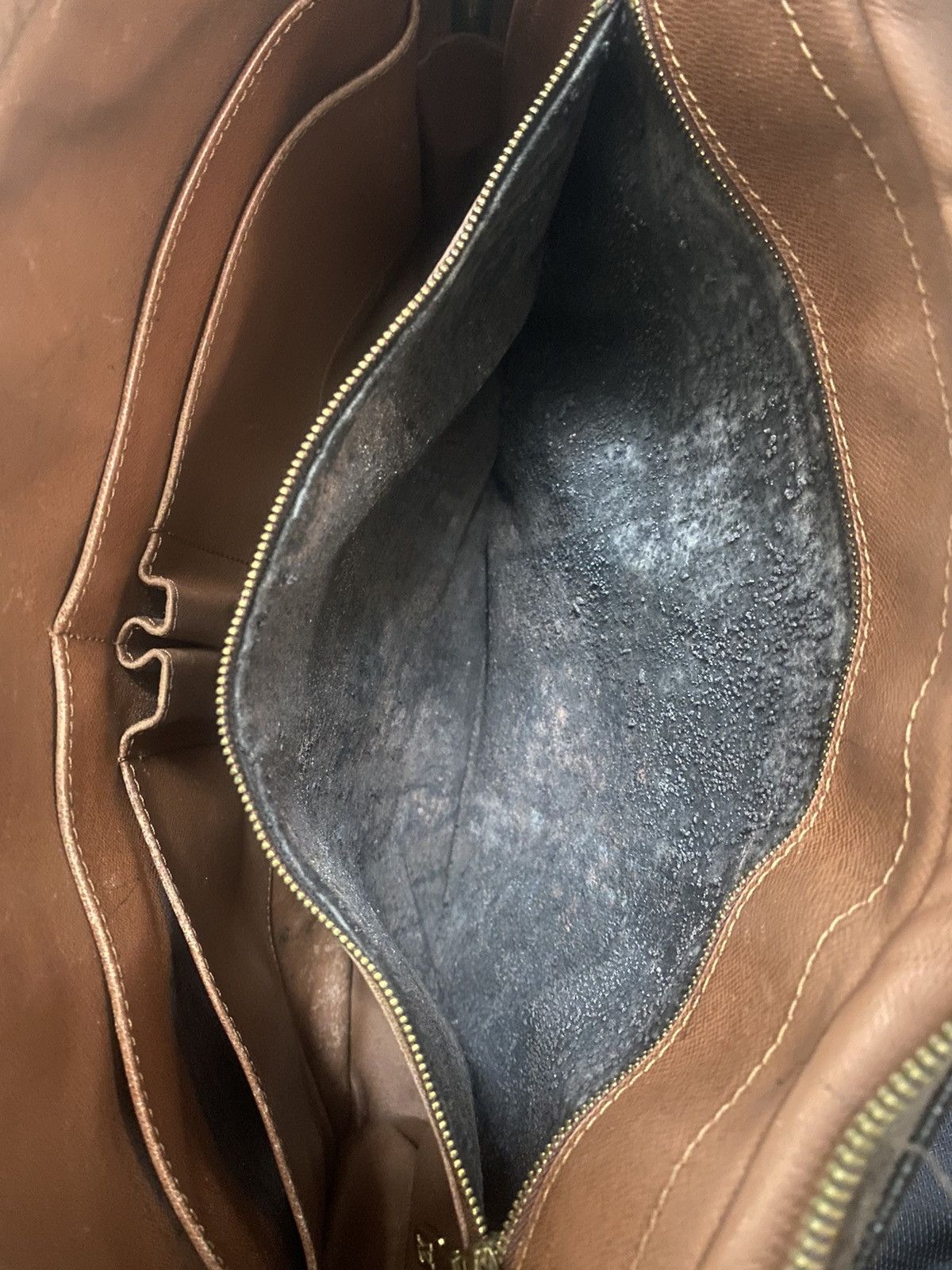 Louis Vuitton Authentic Louis Vuitton Briefcase Size ONE SIZE - 10 Thumbnail