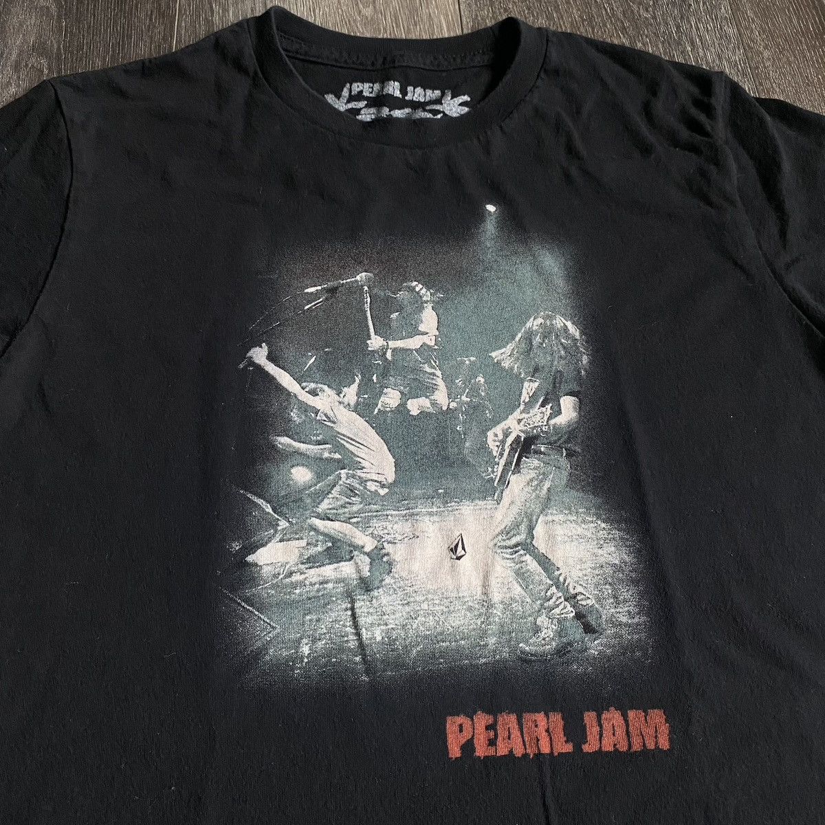 Volcom Vintage 2000s Pearl Jam x Volcom Ten Band Graphic Logo Tee Size US S / EU 44-46 / 1 - 2 Thumbnail