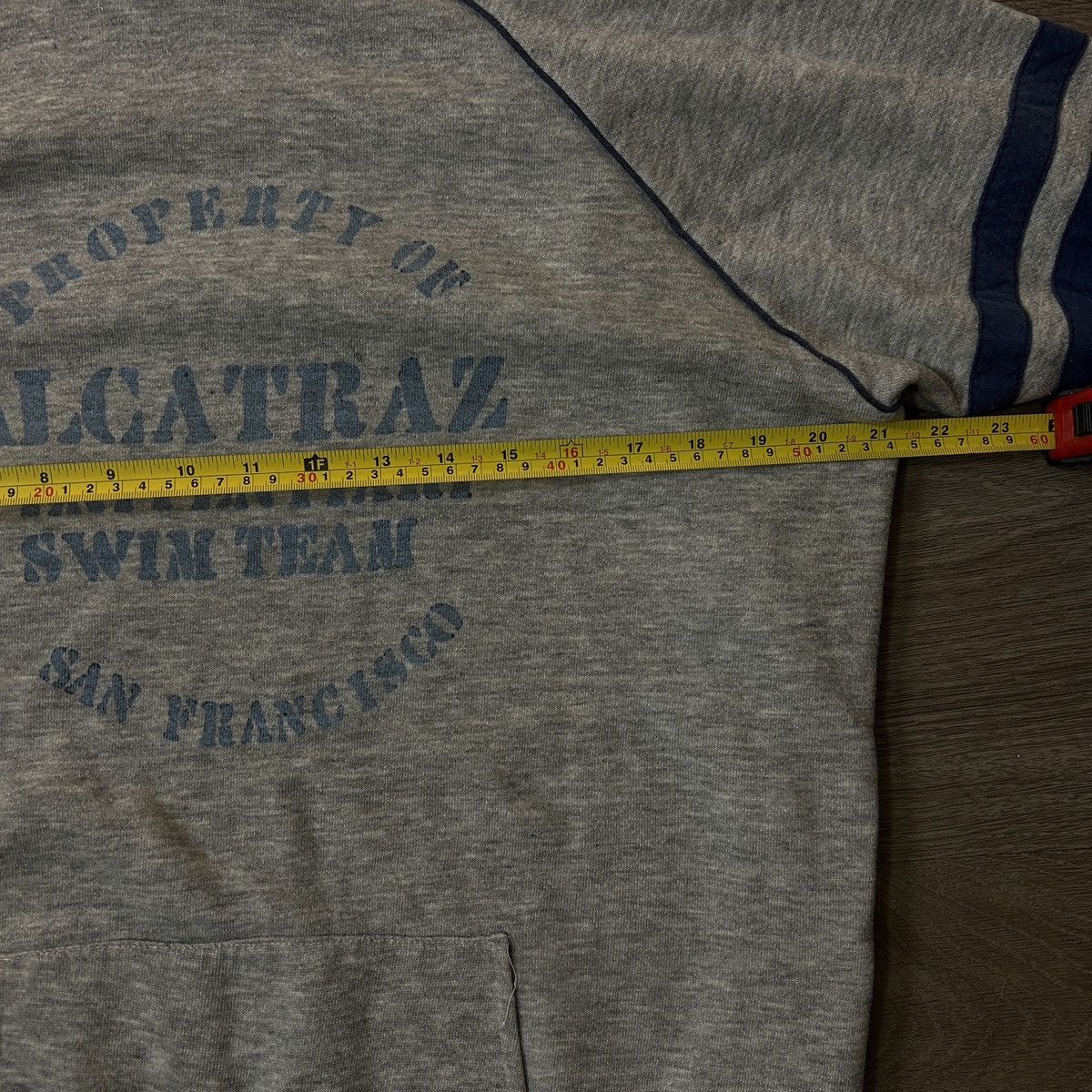 Vintage Vintage “Alcatraz Penitentiary Swim Team” Hoodie Made in USA Size US XL / EU 56 / 4 - 4 Thumbnail