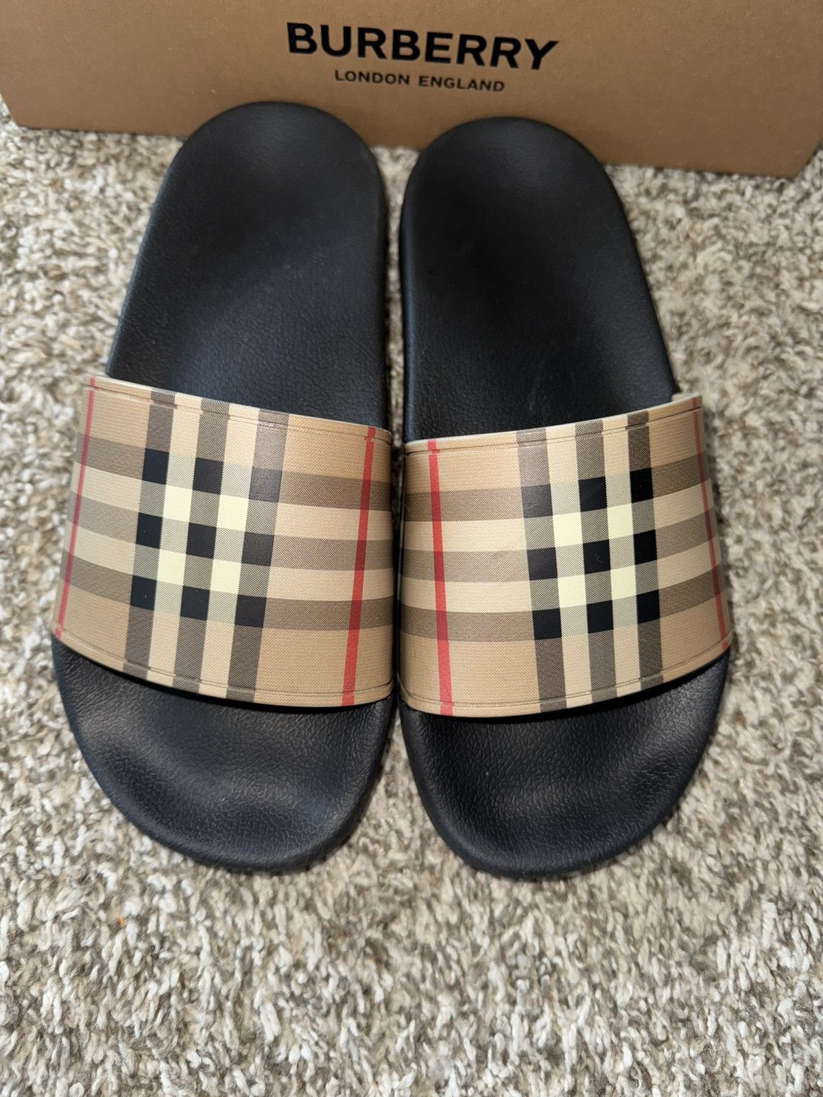 Burberry Burberry Flip Flops Size US 8 / IT 38 - 8 Thumbnail