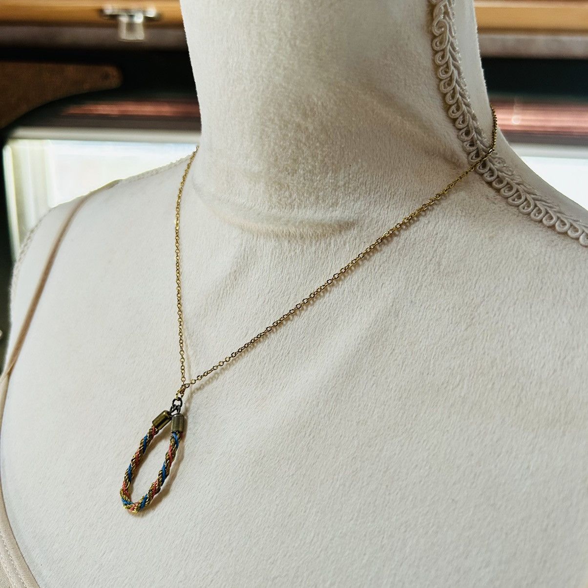 Vintage Vintage pink blue and gold braided loop pendant necklace Size ONE SIZE - 3 Thumbnail