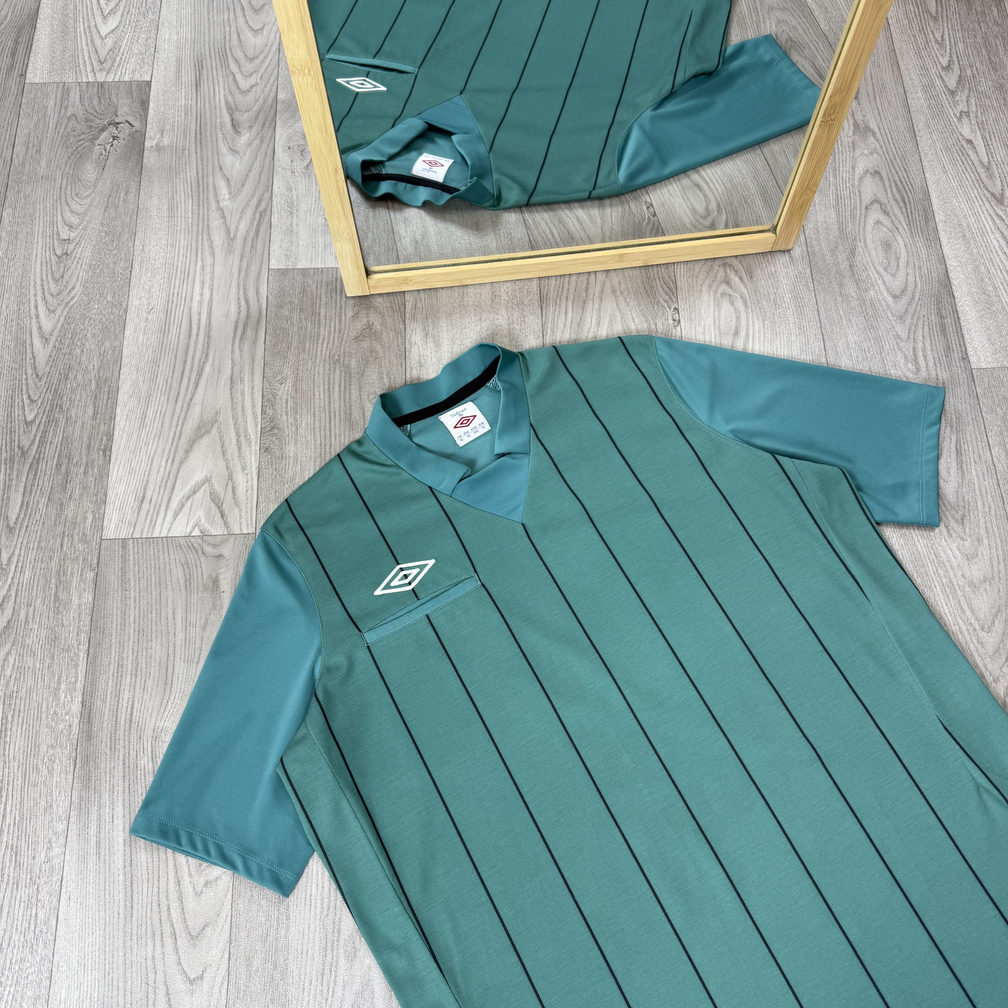 Umbro Vintage Umbro Striped Soccer Football Jersey Green Tee Shirt Size US XL / EU 56 / 4 - 7 Thumbnail