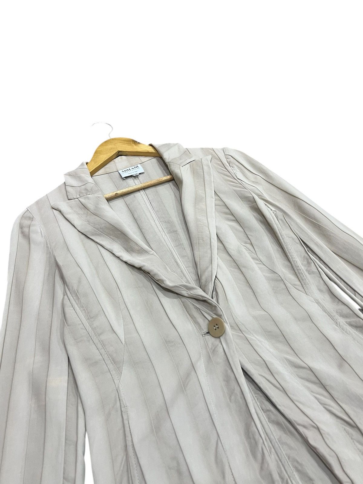 Armani × Armani Collezioni × Vintage Armani Collezioni Blazer Pleated Jacket Size S / US 4 / IT 40 - 2 Thumbnail