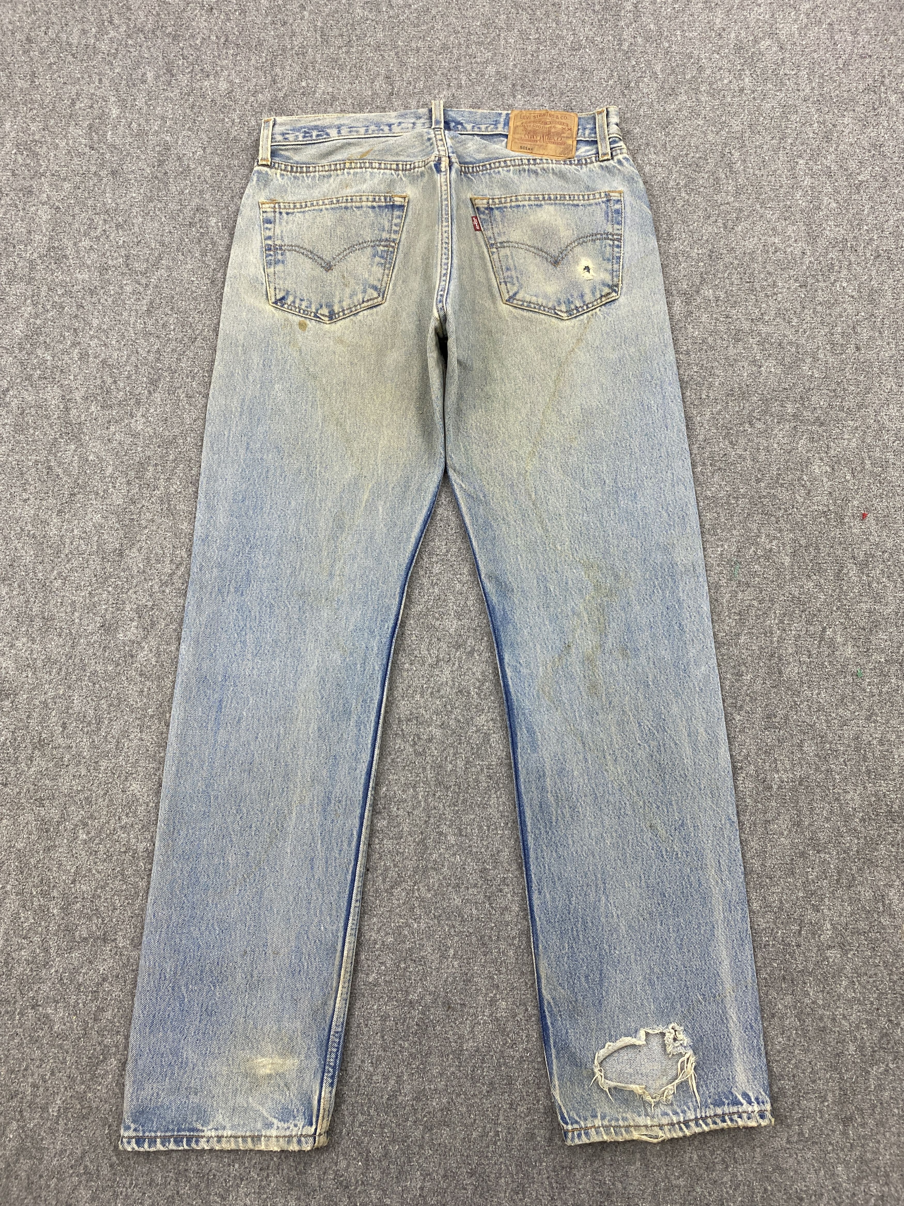 Levi's × Vintage Distressed Vintage 90s Levis 501 Light Washed Denim Jeans Size US 33 - 2 Thumbnail